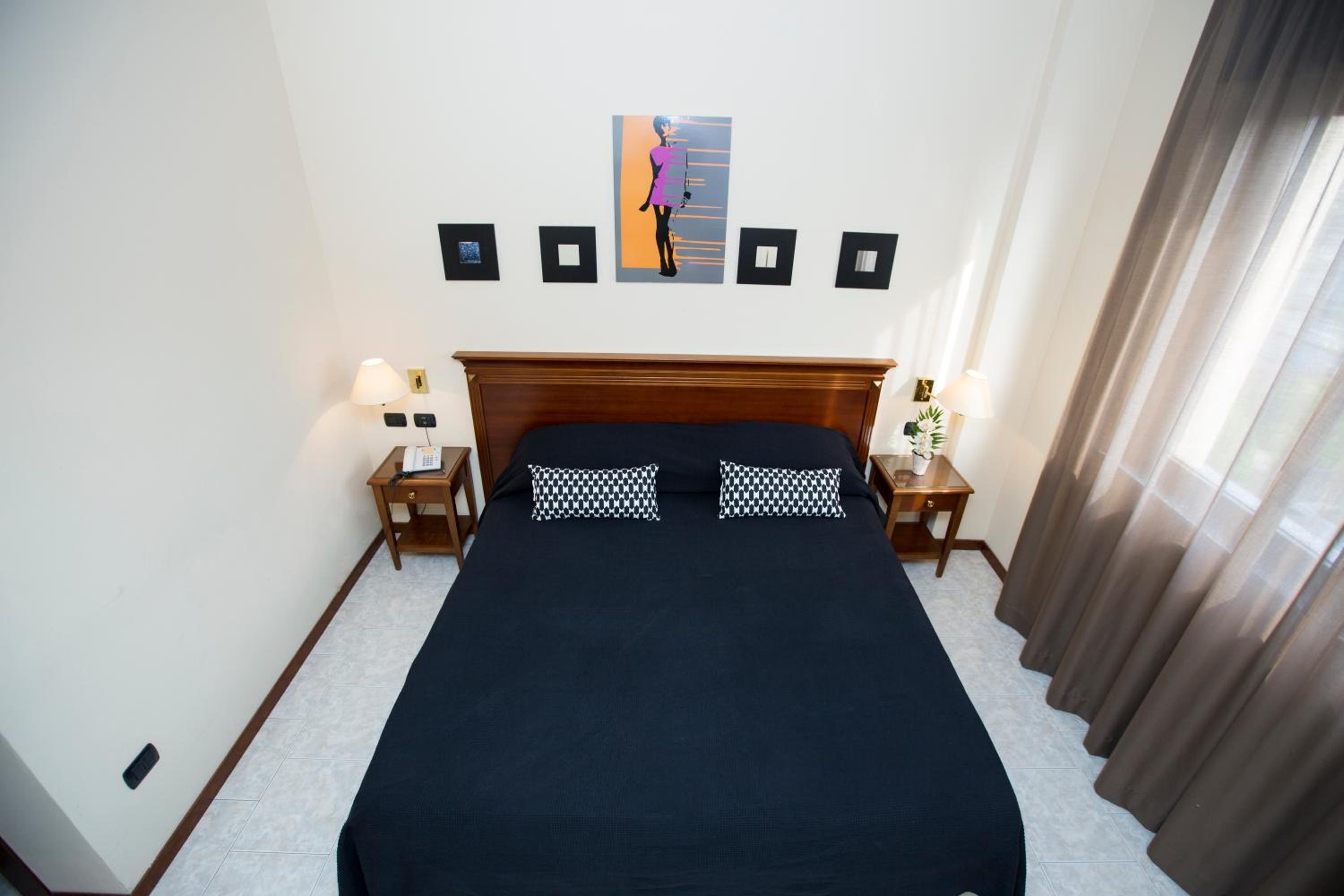 Double Room - Photo 4
