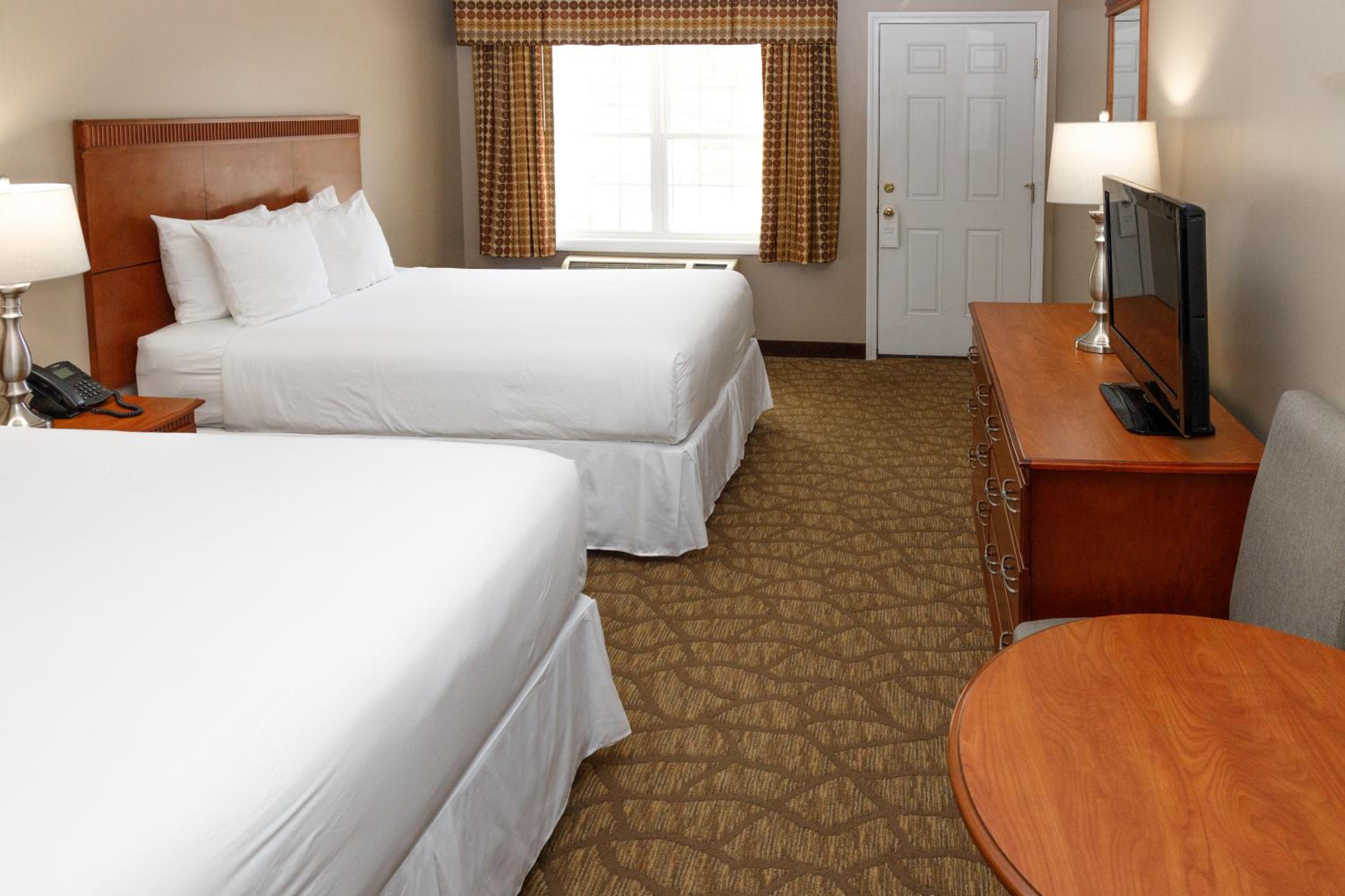 Queen Standard with 2 Queen Beds Flagship Building photo 1