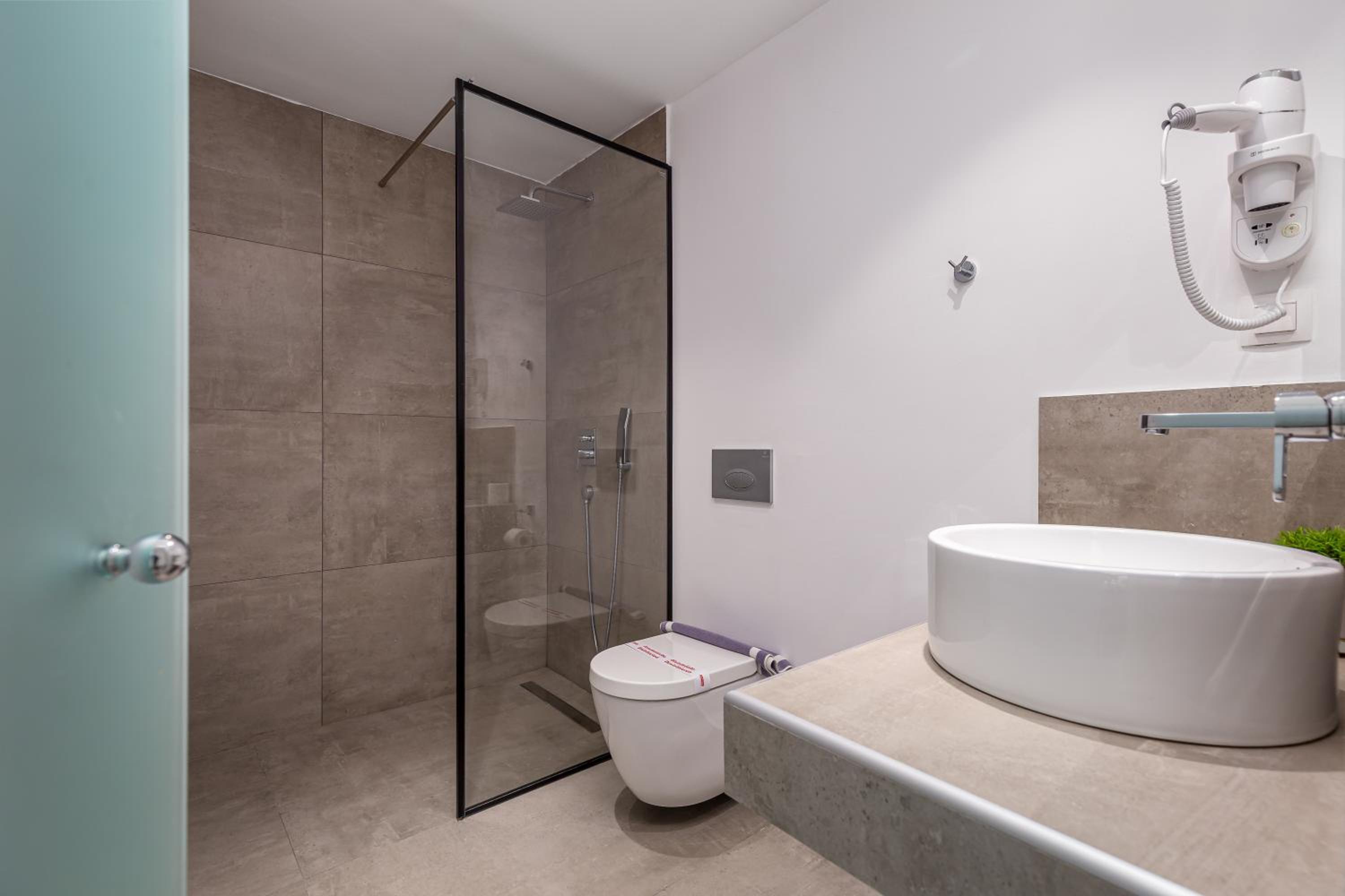 Superior Room with Sea View - Photo 17