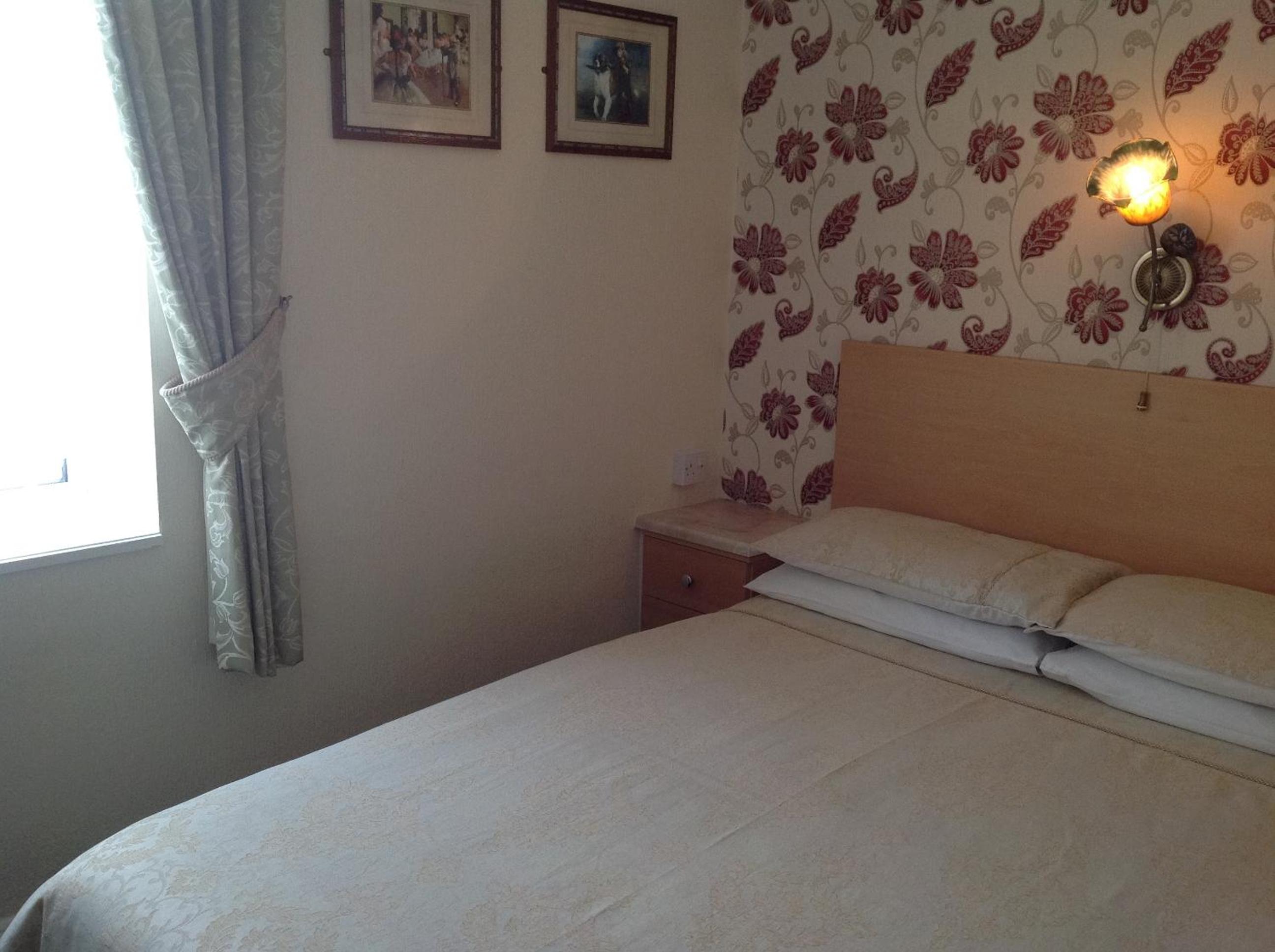 Small Double Room - Photo 1