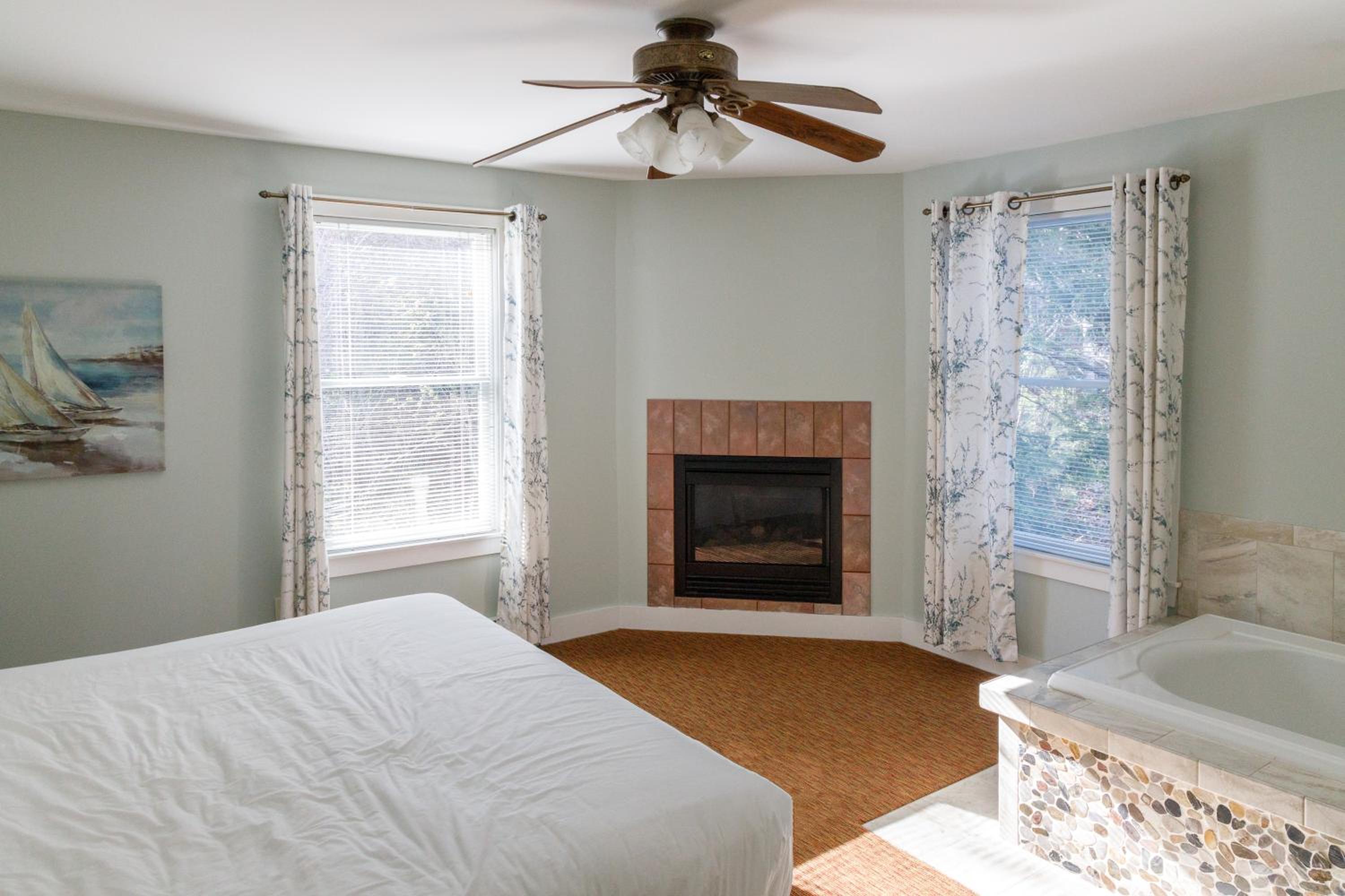 King Jetted Tub and Fireplace Compass Rose Building photo 3