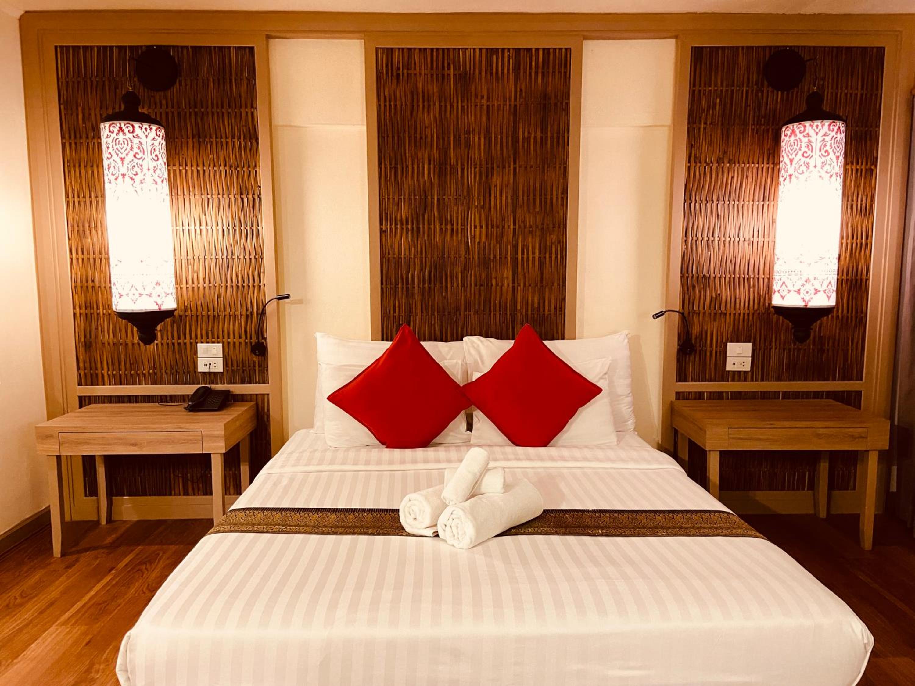 Naga Double Room with Bath - Photo 5