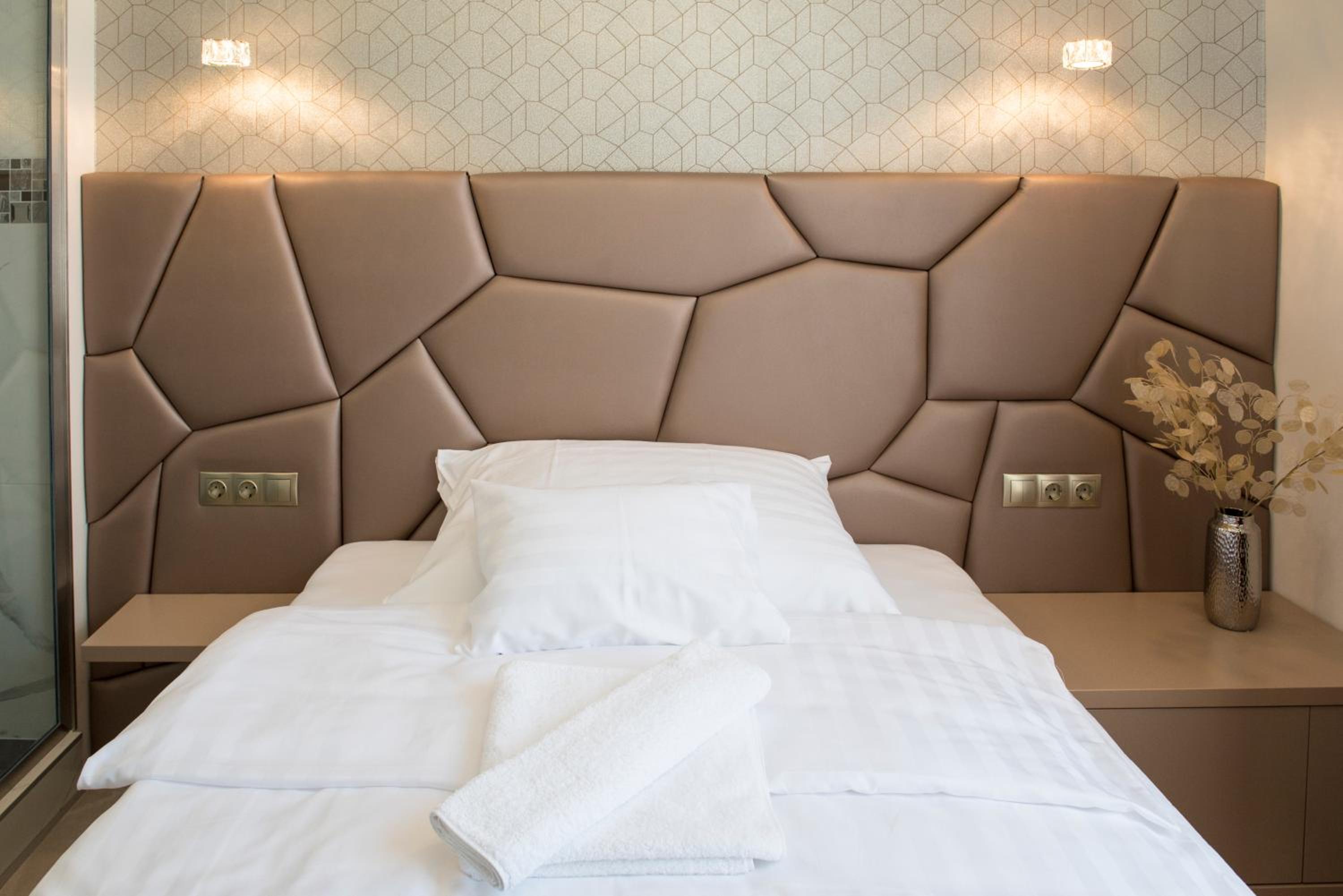Deluxe Single Room