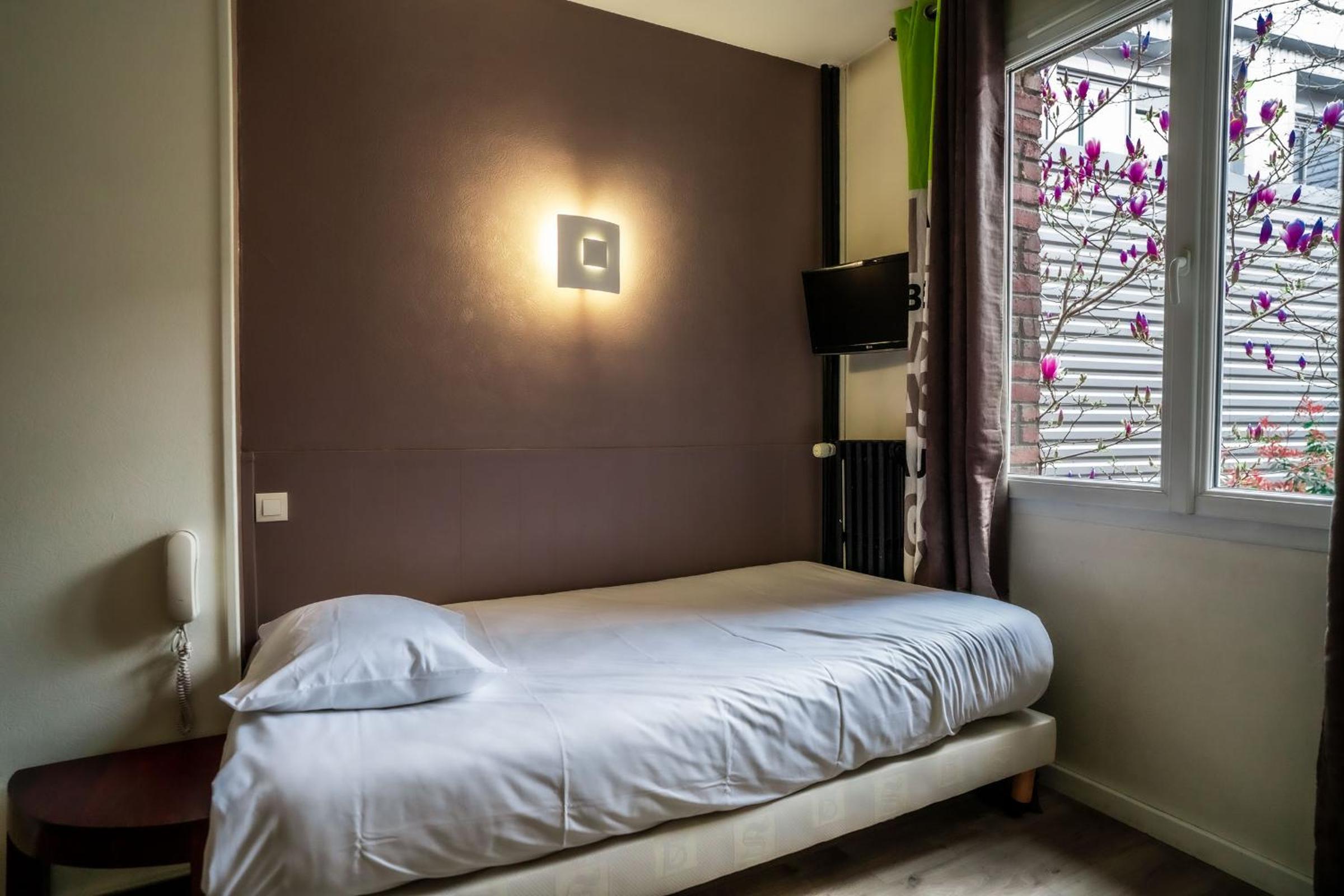 Economy Double Room - Photo 5