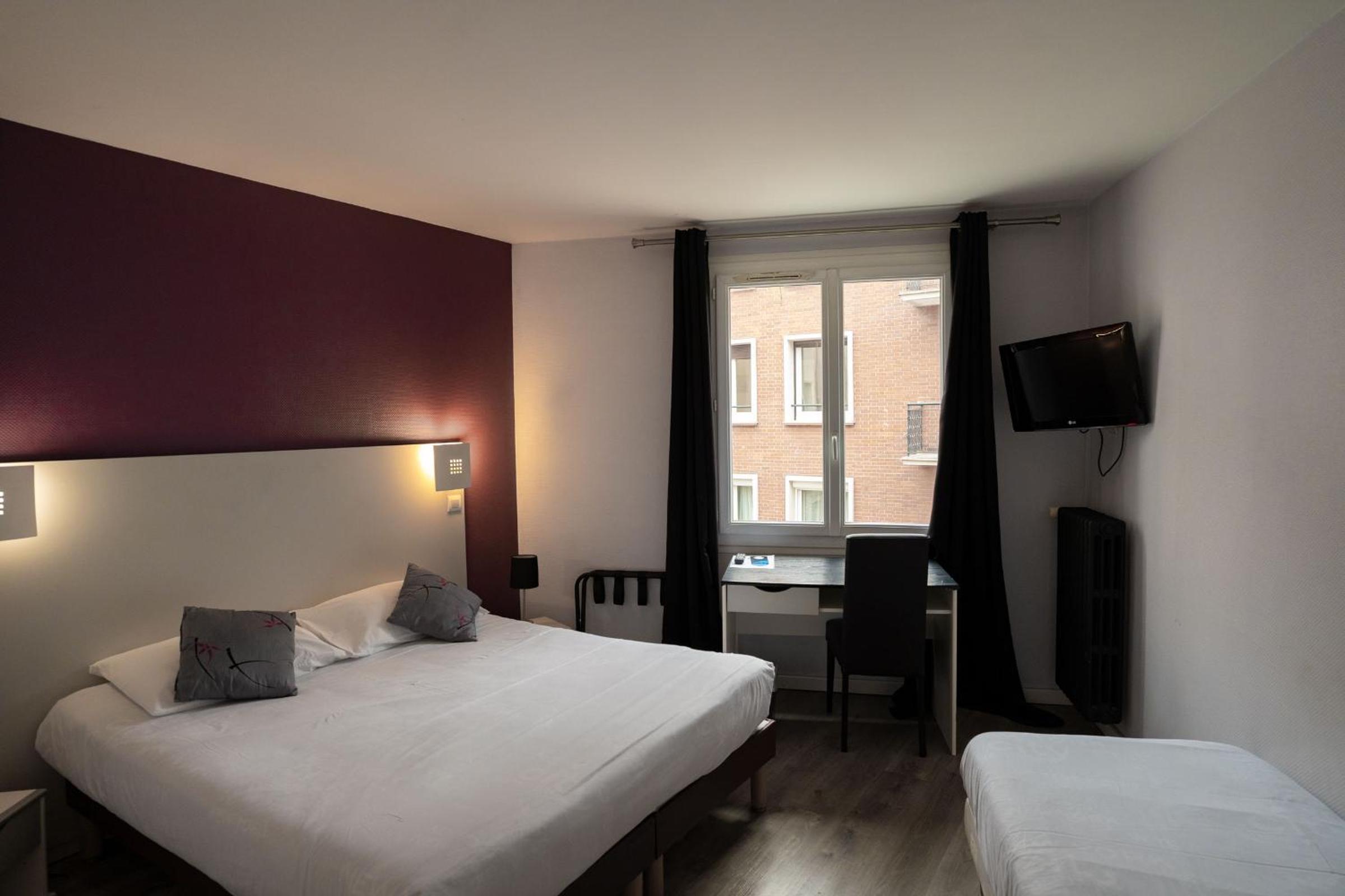 Double Room - Photo 9