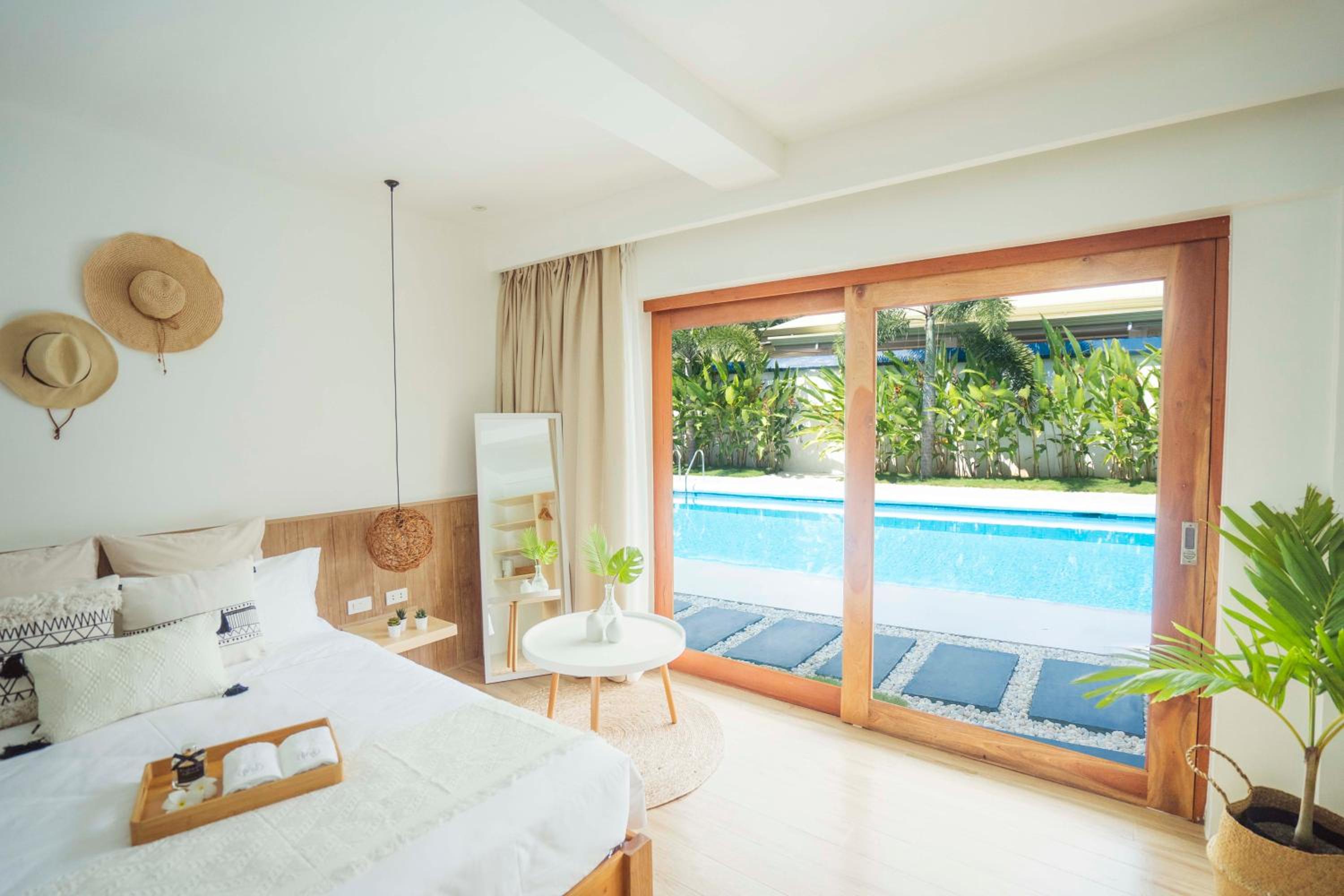 Deluxe Room - Photo 2