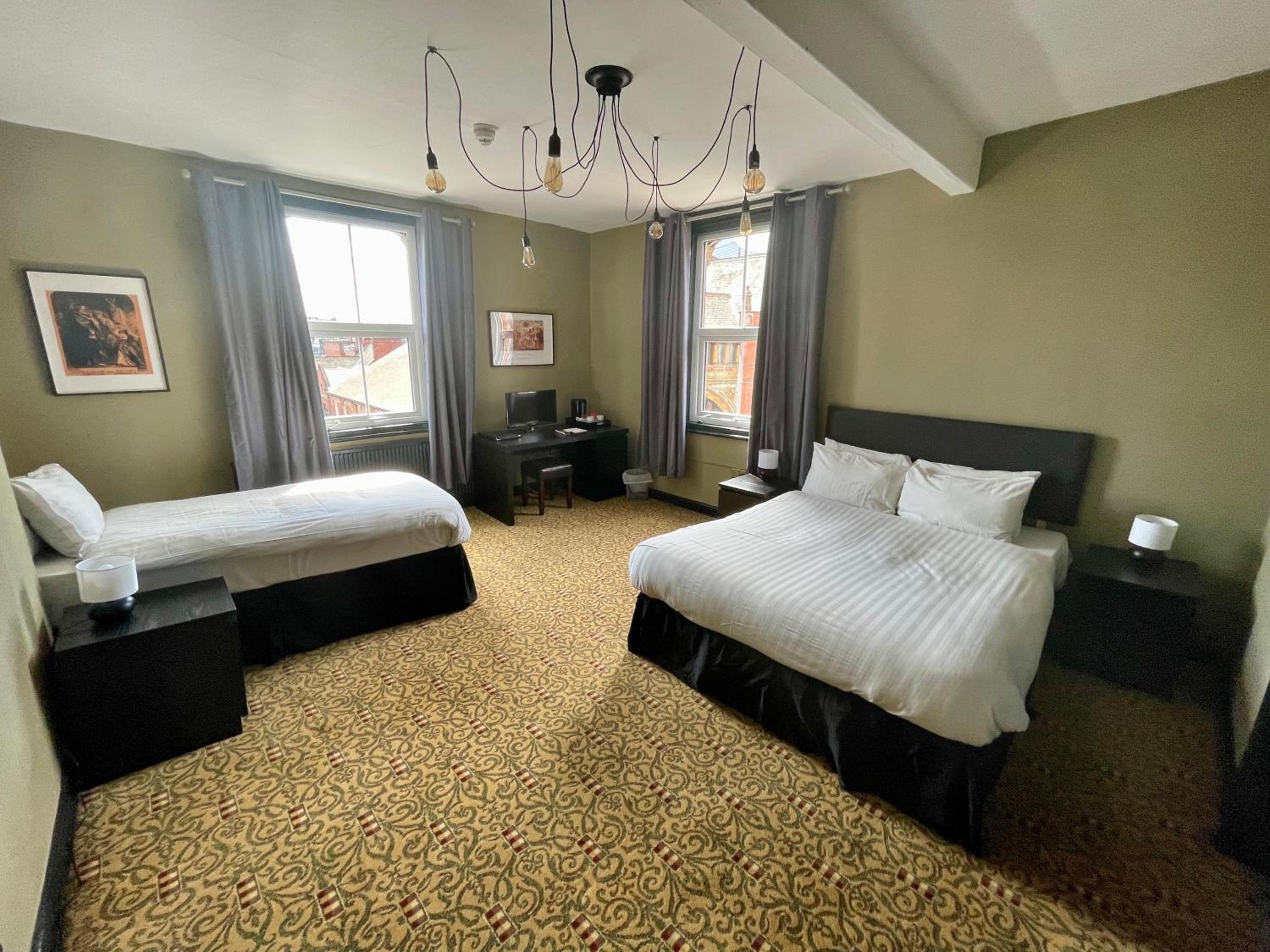 Basic Triple Room - Photo 1