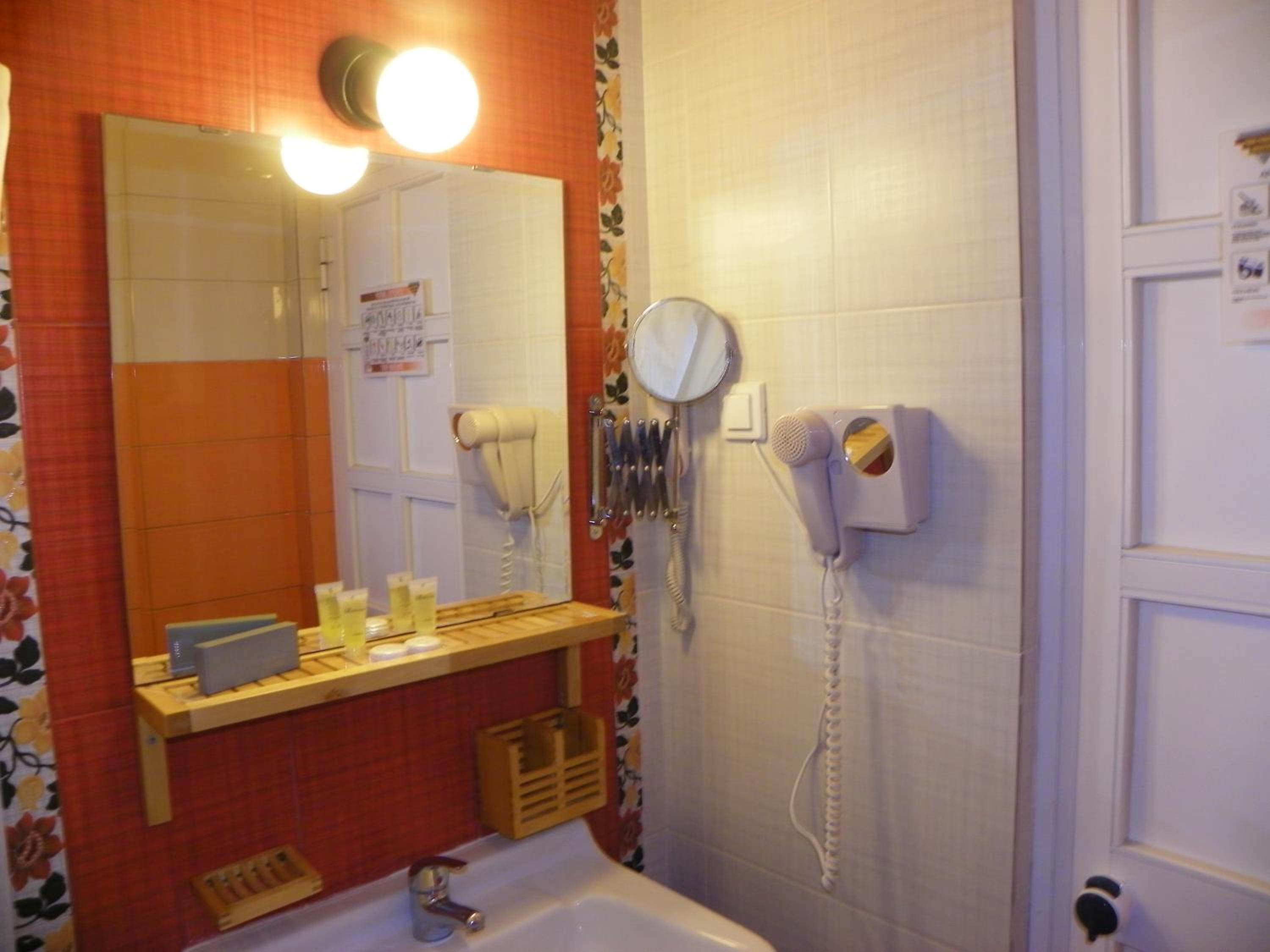 Standard Room - Photo 33