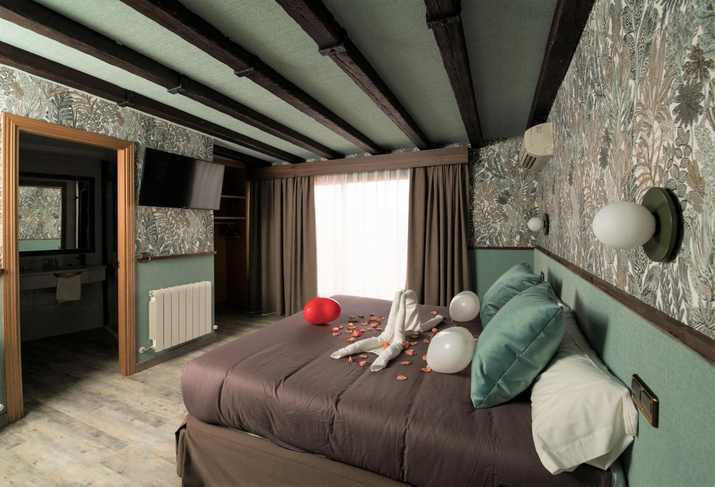 Junior Suite - Photo 1