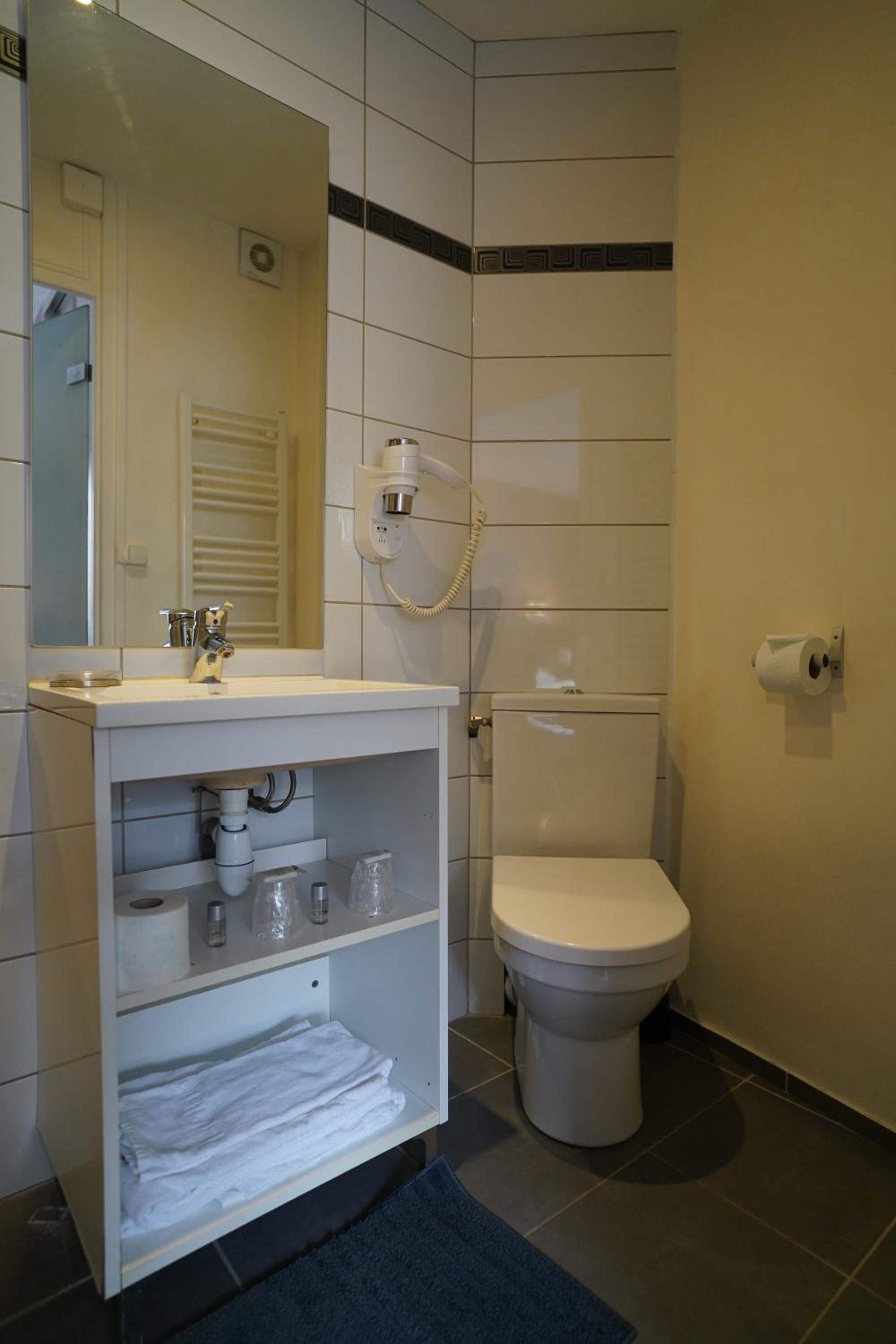 Double Room - Photo 4