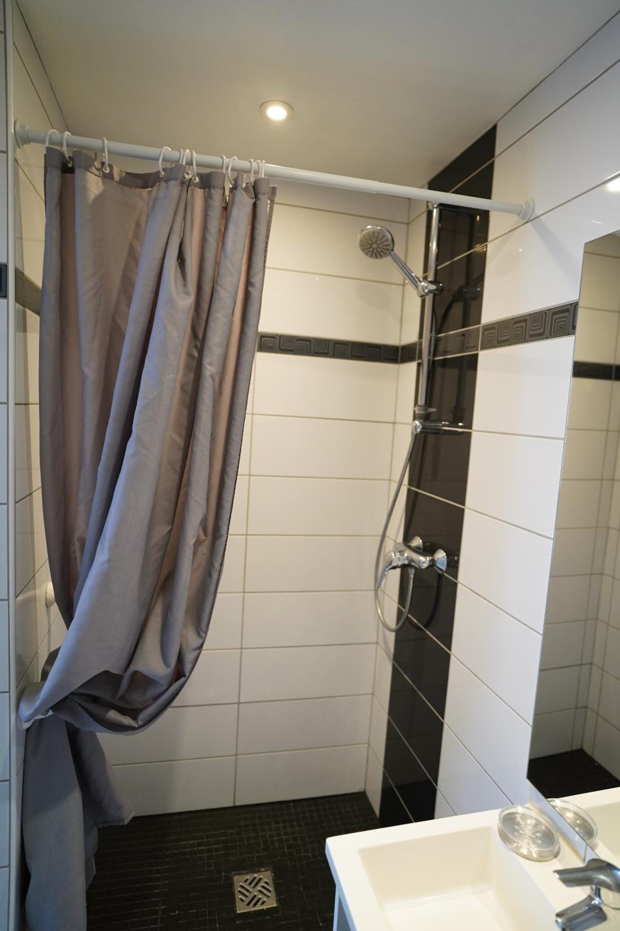 Double Room - Photo 7