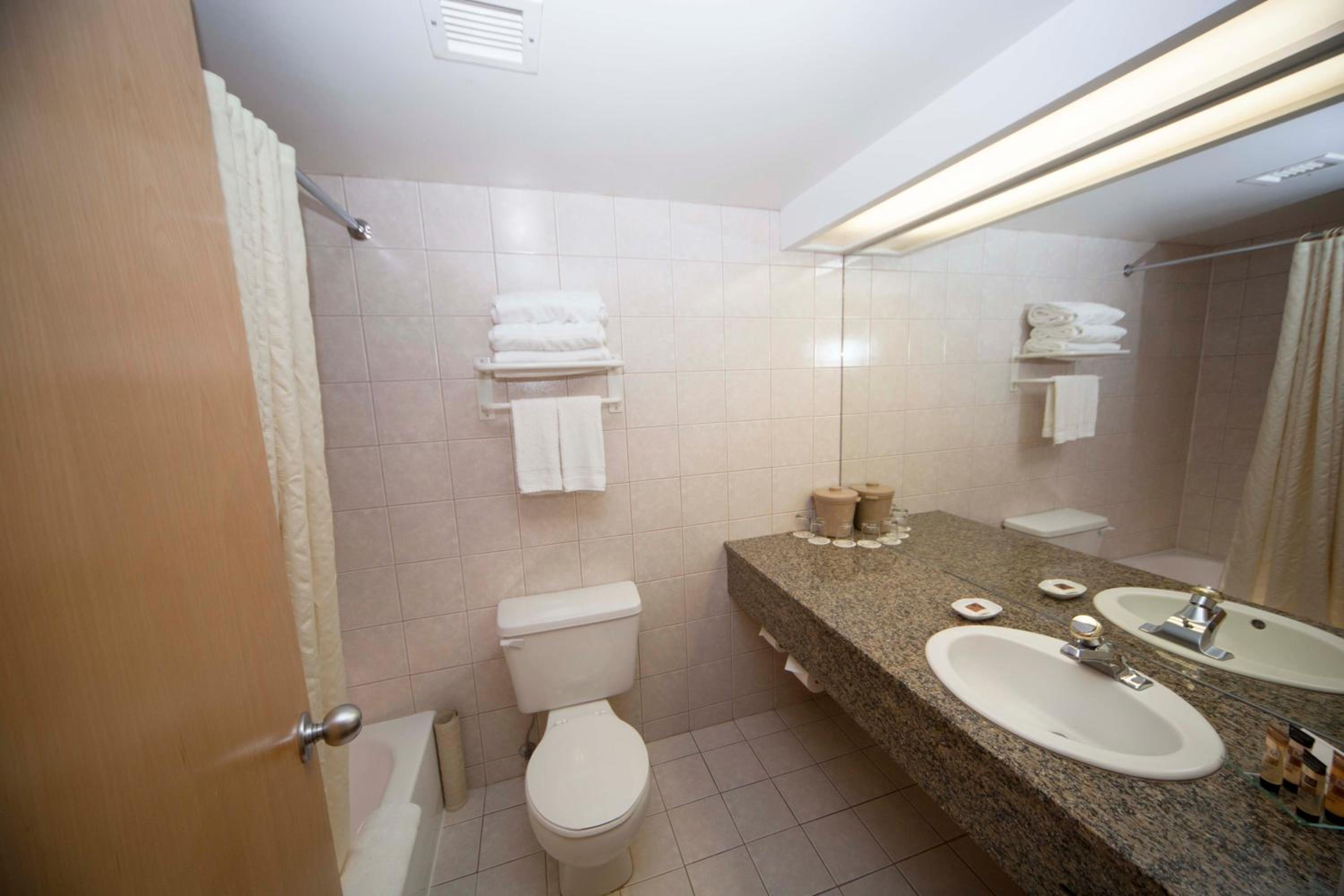 Standard Queen Room with Two Queen Beds Non-Pet Friendly - Photo 5