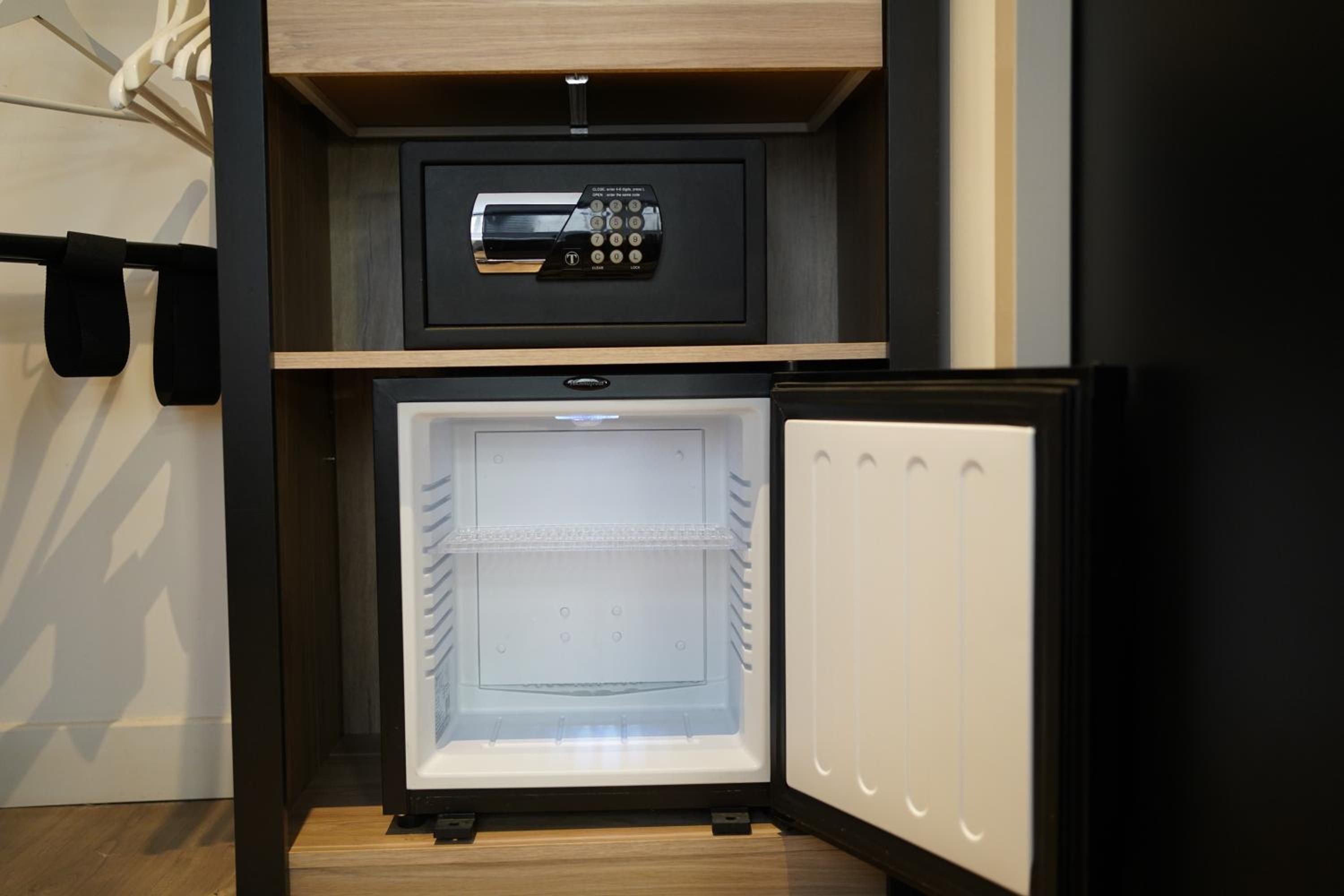 Double or Twin Room - Photo 3