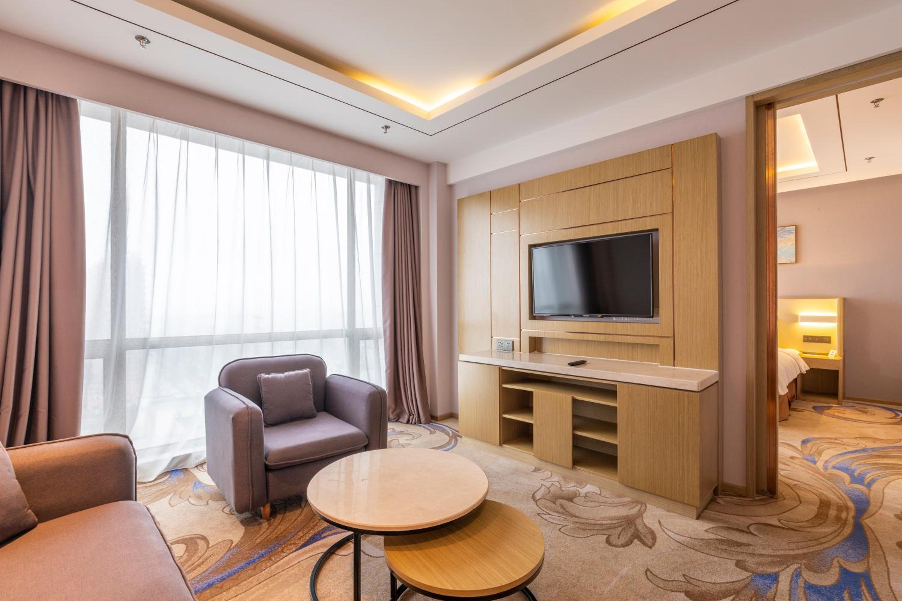 One-Bedroom Suite photo 3