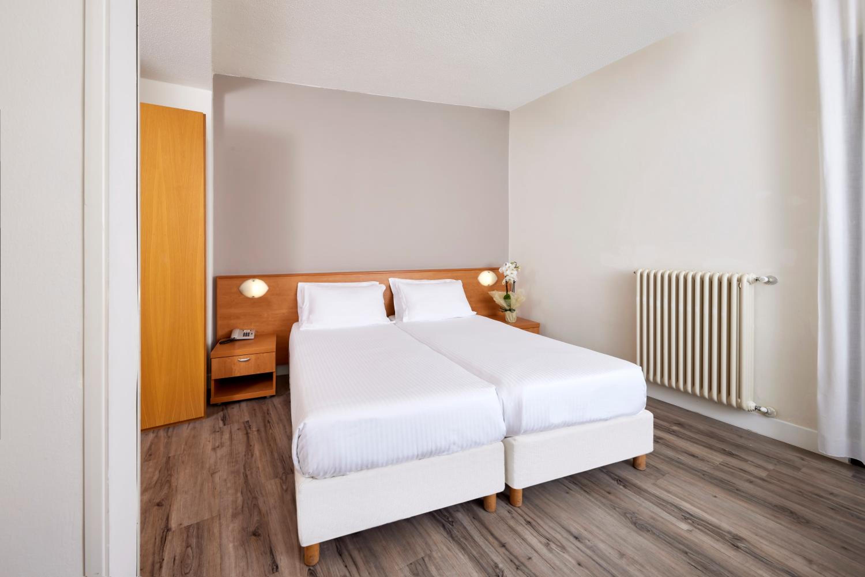 Standard Room photo 2