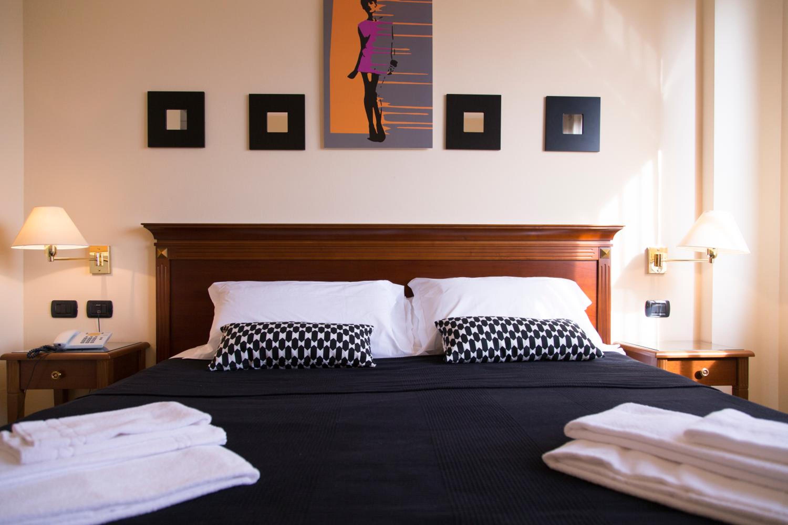 Double Room - Photo 5