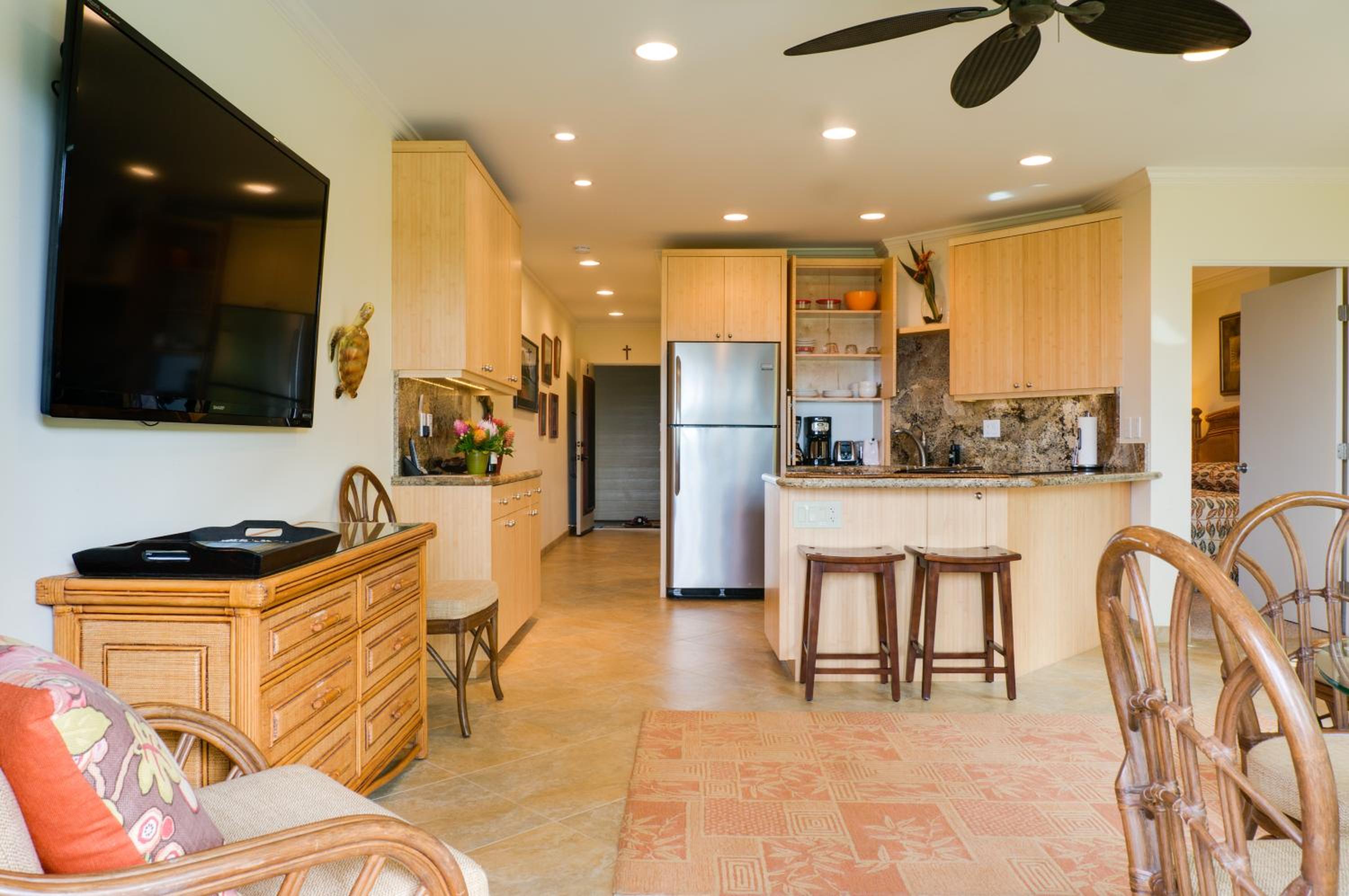 One-Bedroom Suite with Ocean View photo 2