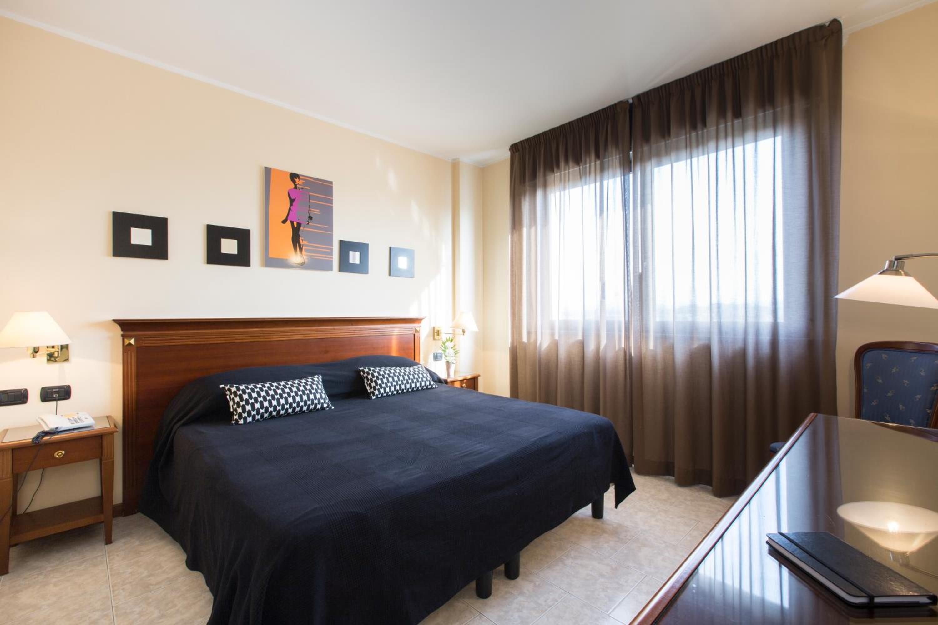 Double Room - Photo 6