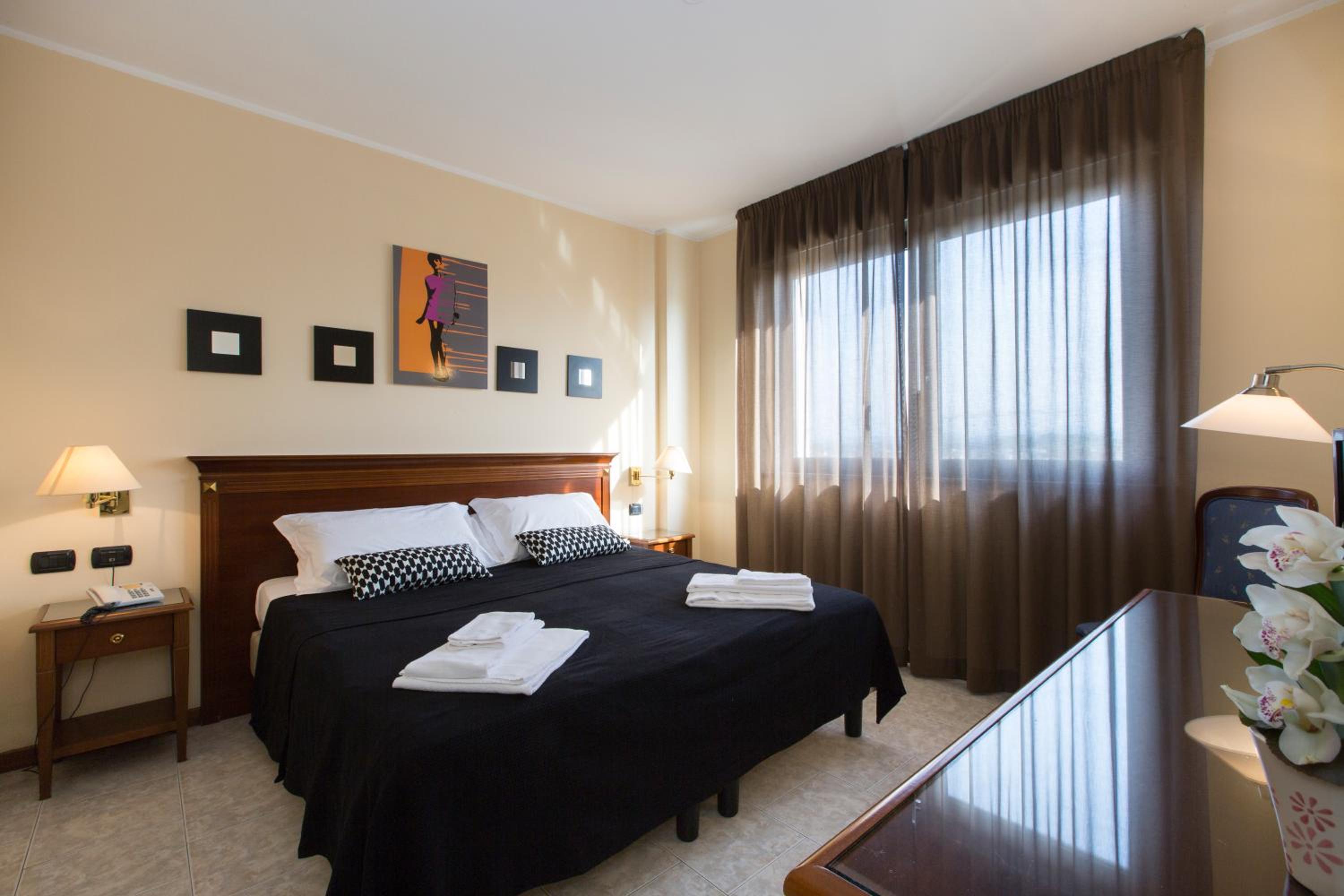 Double Room - Photo 15