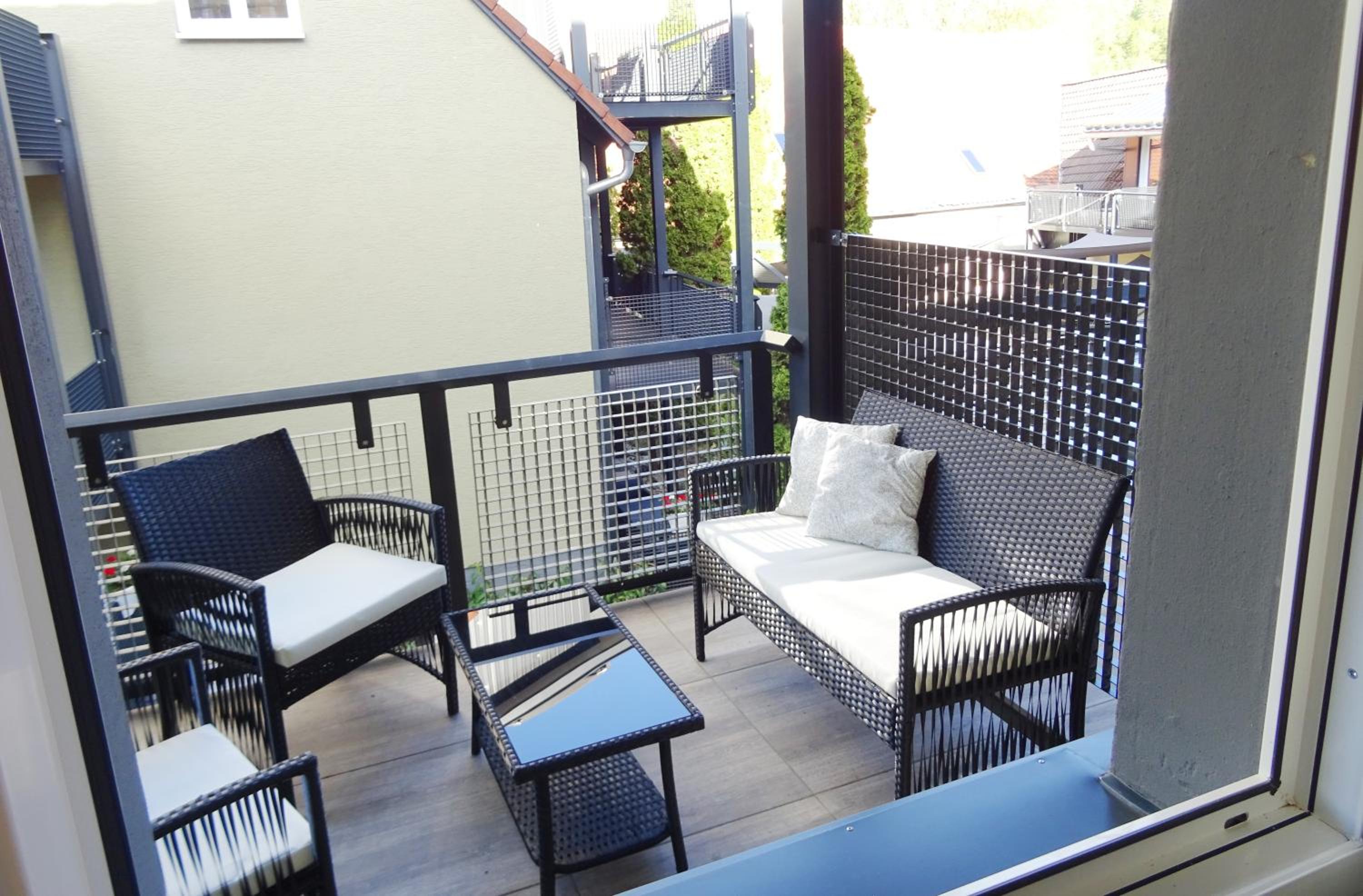 Deluxe Double Room with Balcony - Photo 5