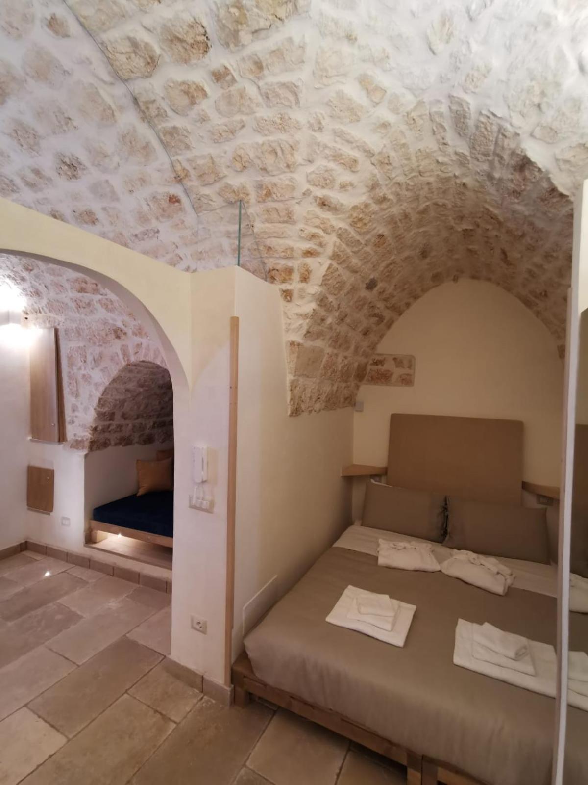 One-Bedroom House - Photo 12