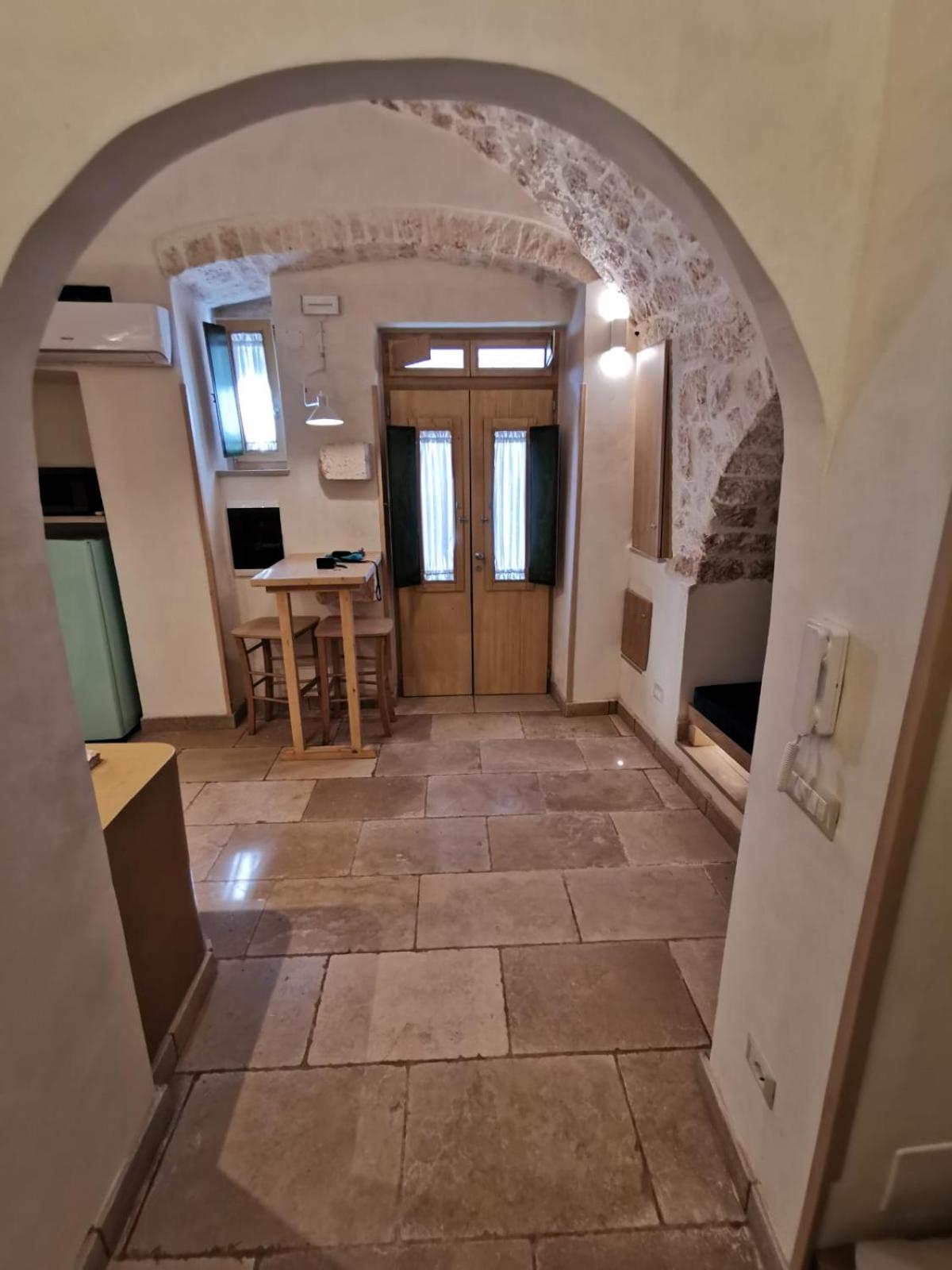 One-Bedroom House - Photo 4