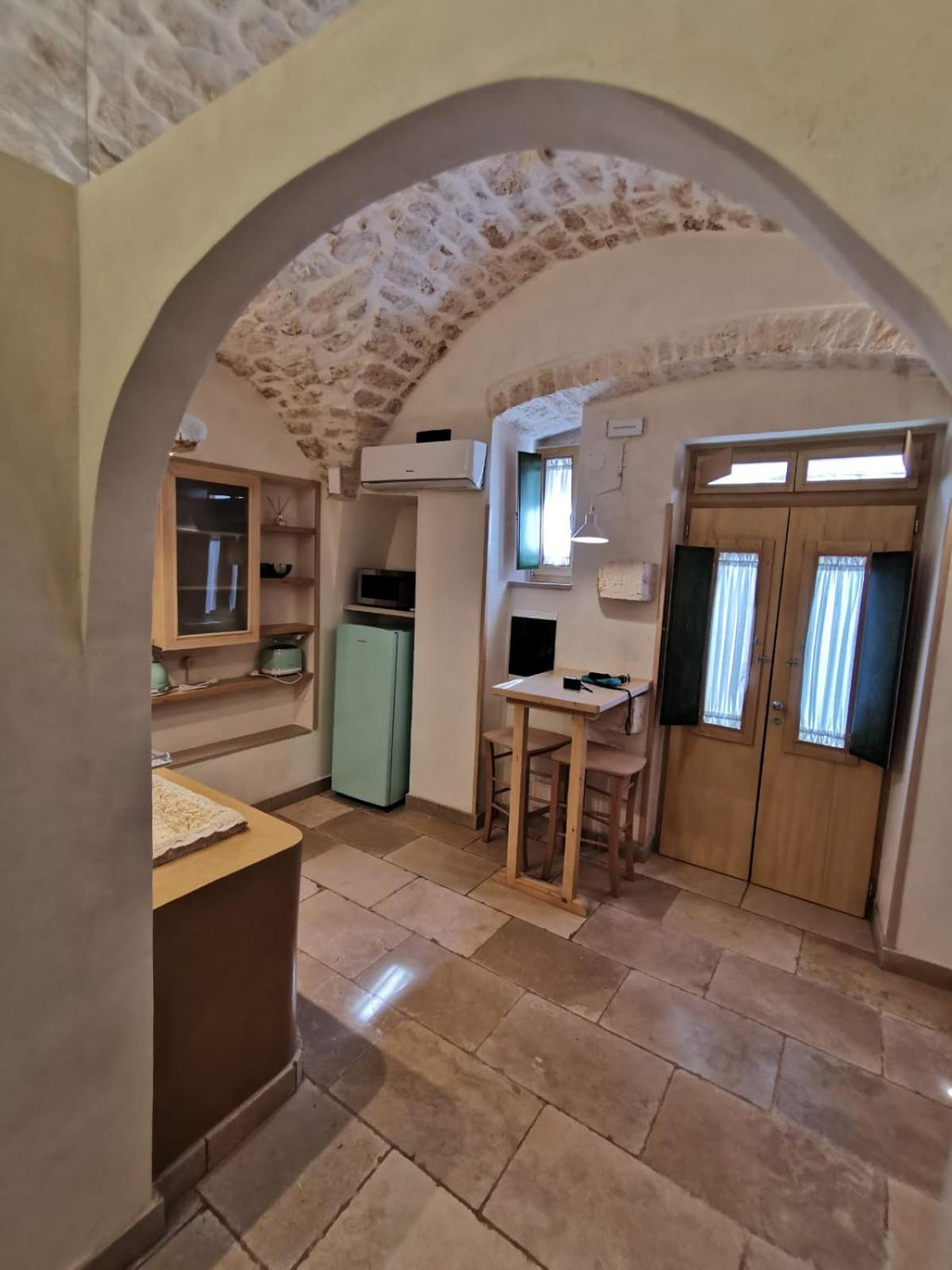 One-Bedroom House - Photo 7