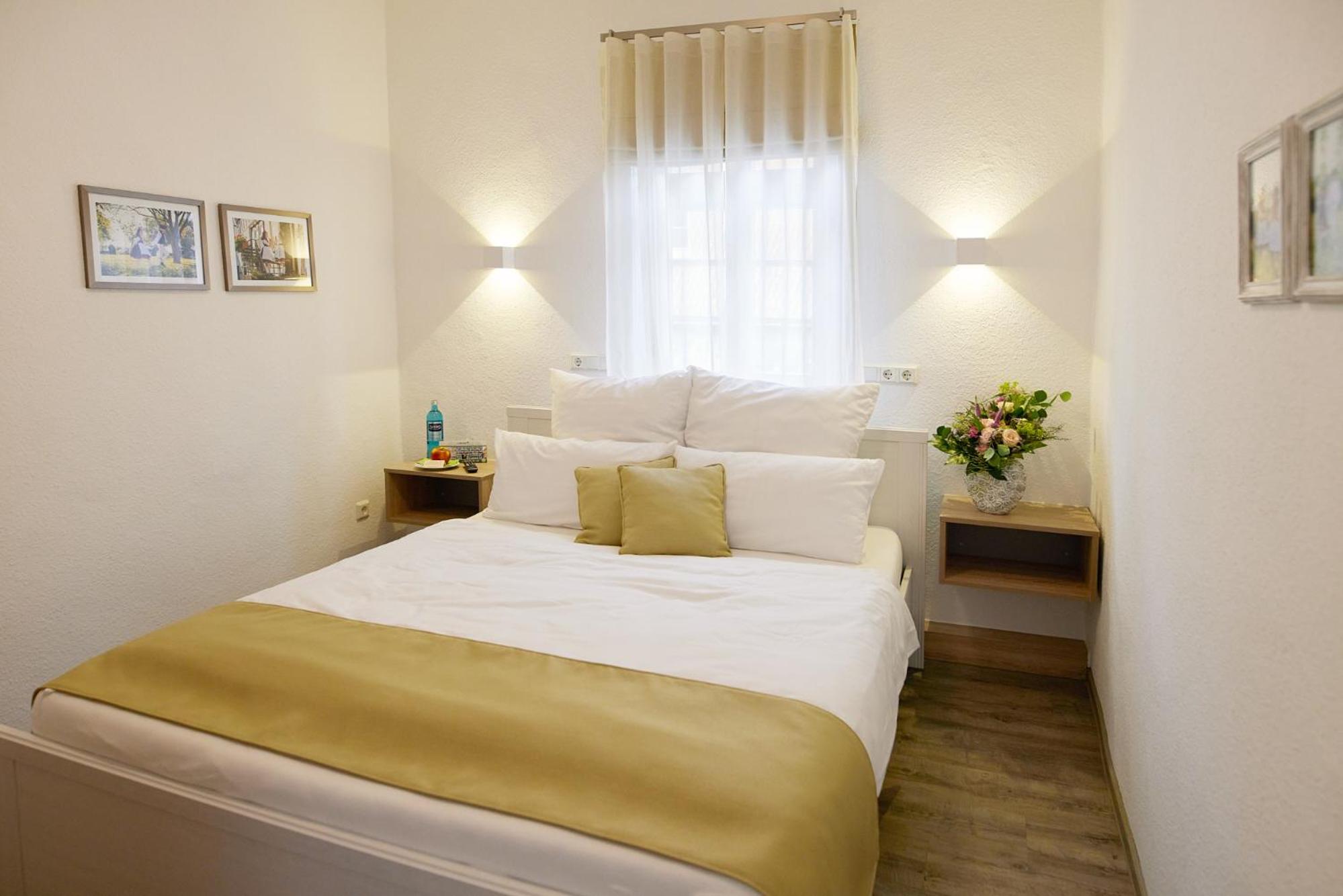 Standard Double Room - Photo 4