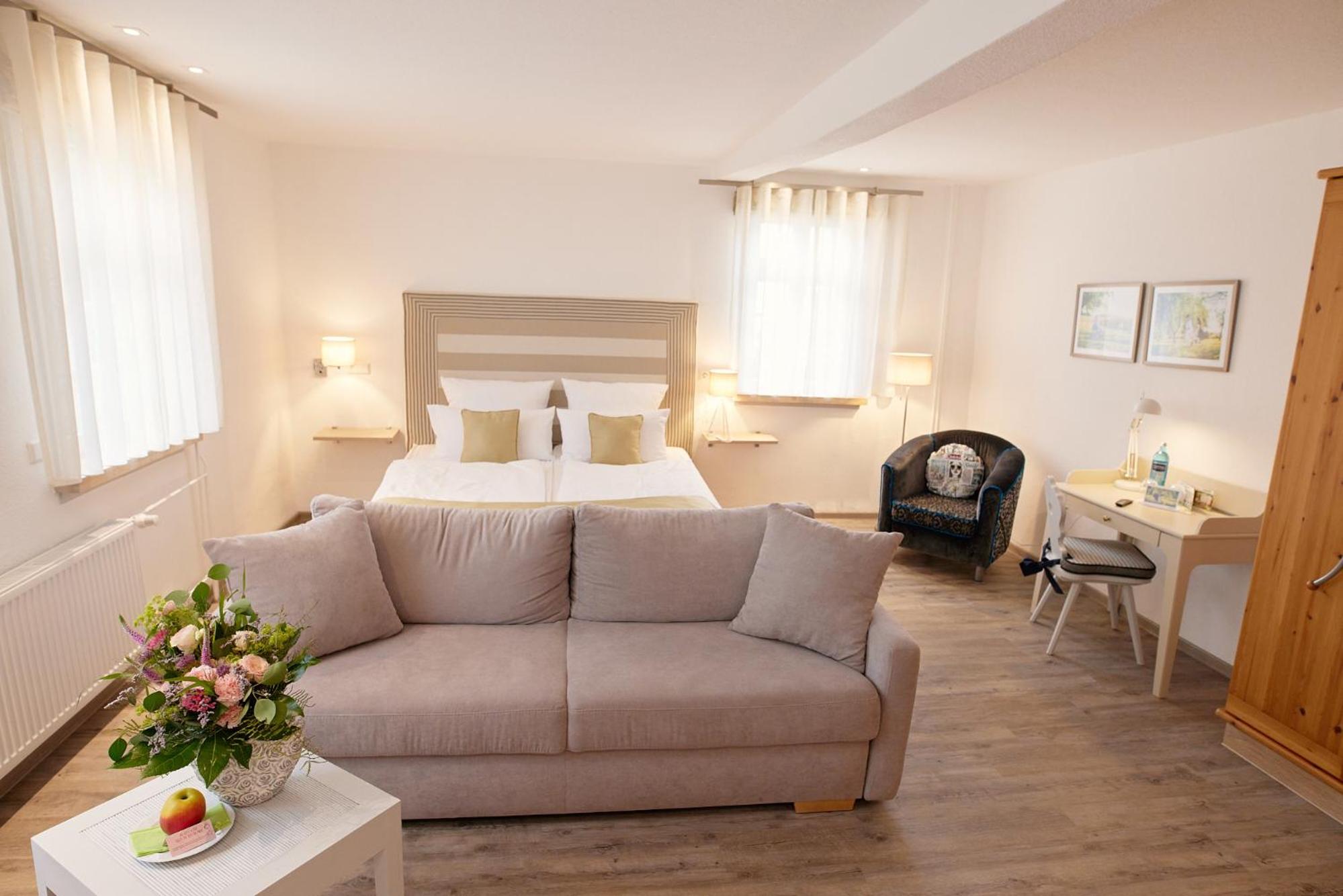 Standard Double Room - Photo 14