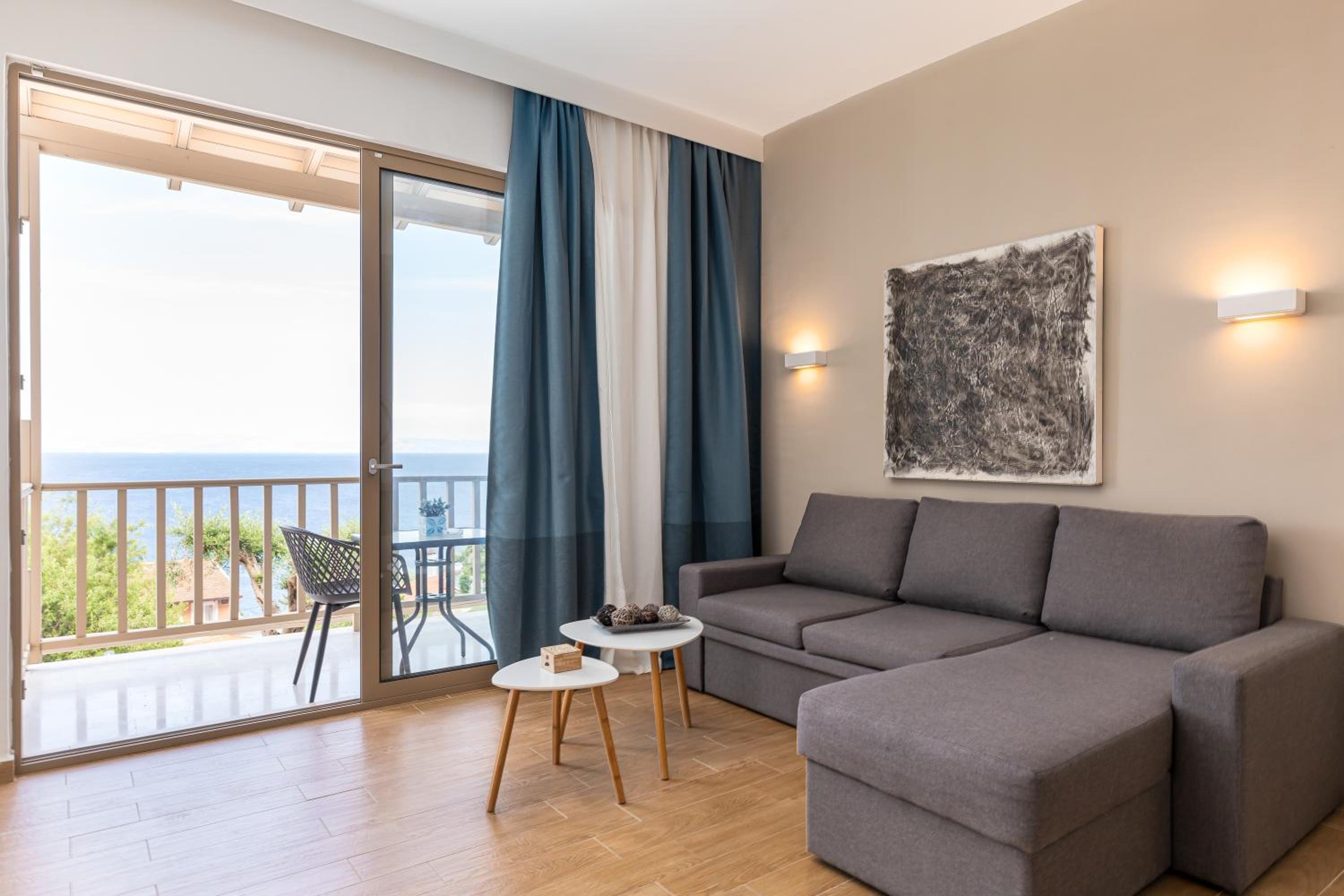 Junior Suite with Sea View - Photo 9