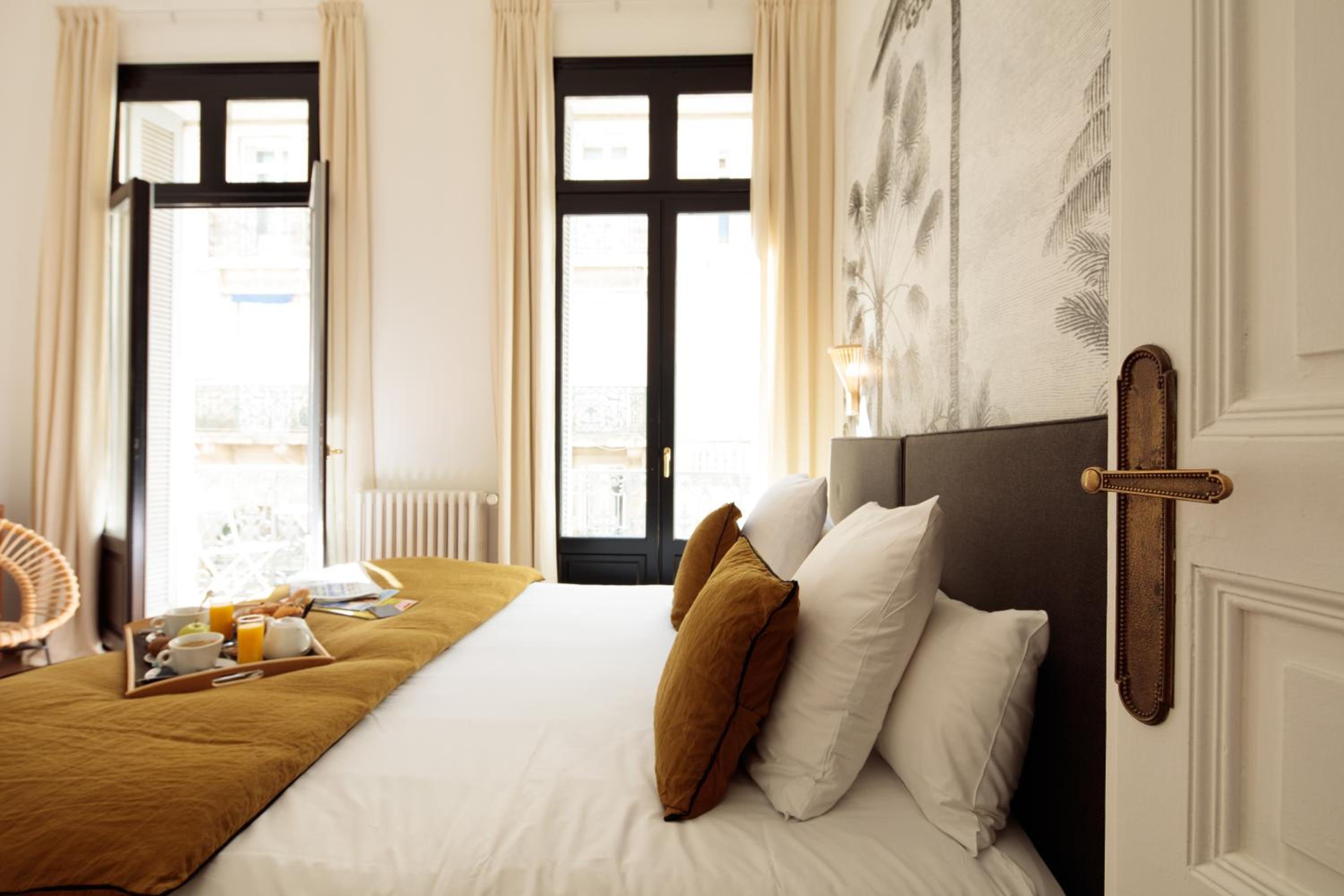 Superior Double Room with Balcony - Photo 9
