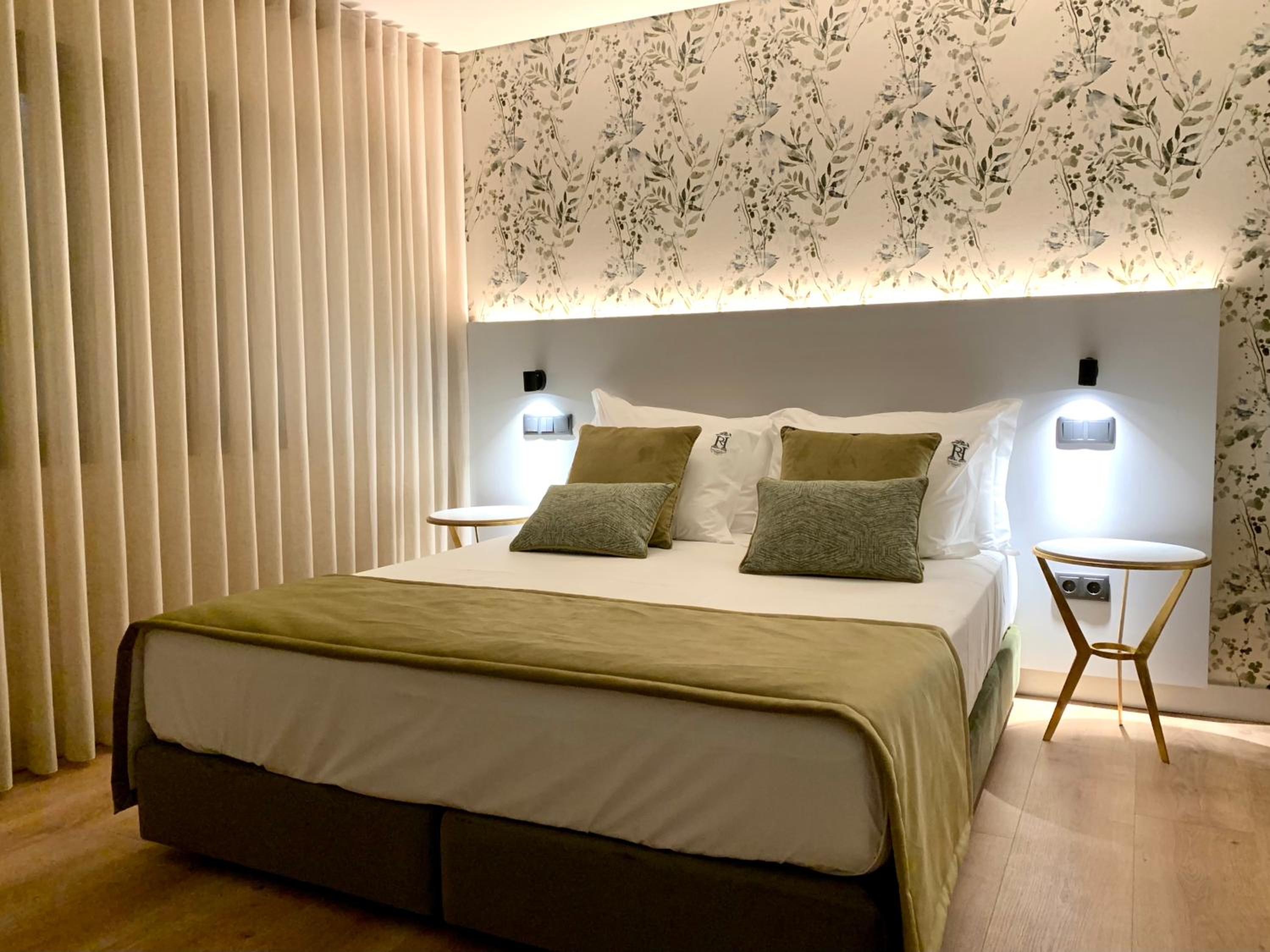 Deluxe Double or Twin Room - Photo 3