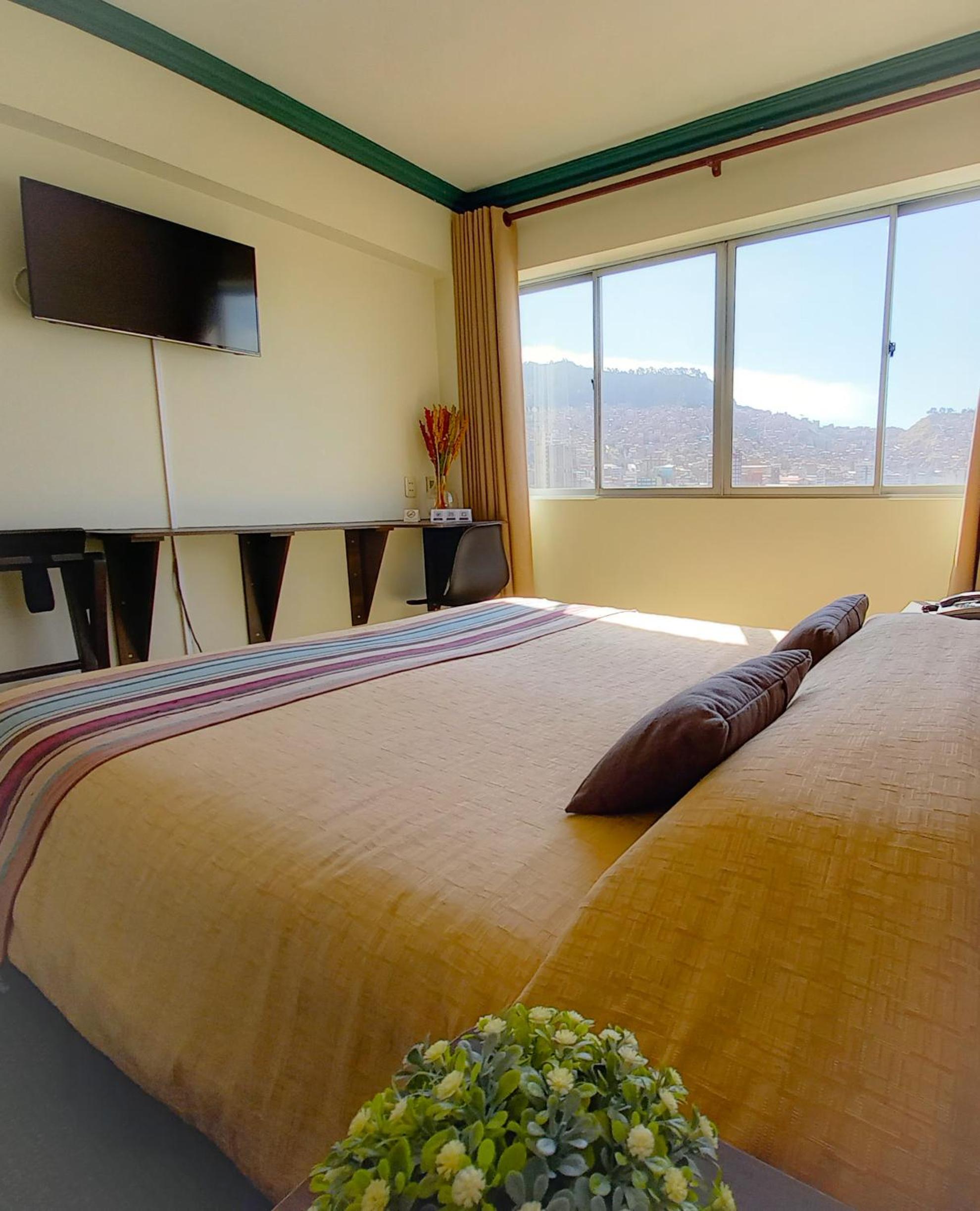  Deluxe Queen Room with City View