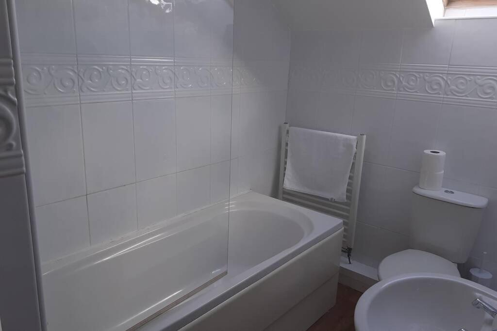 Three-Bedroom House - Photo 9