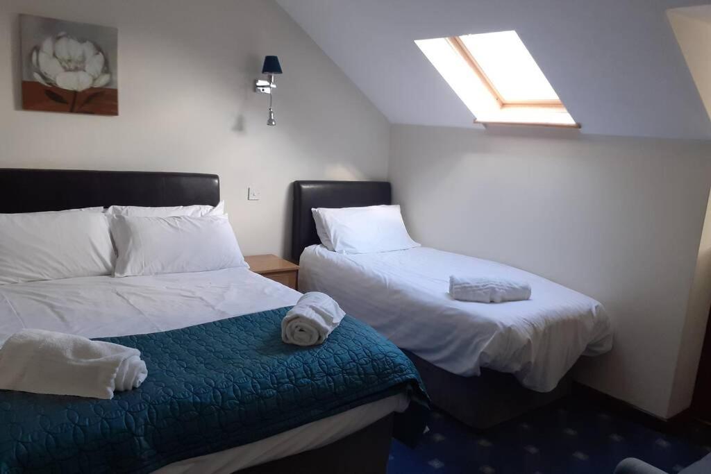 Three-Bedroom House - Photo 10