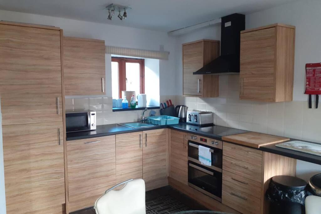 Three-Bedroom House - Photo 2