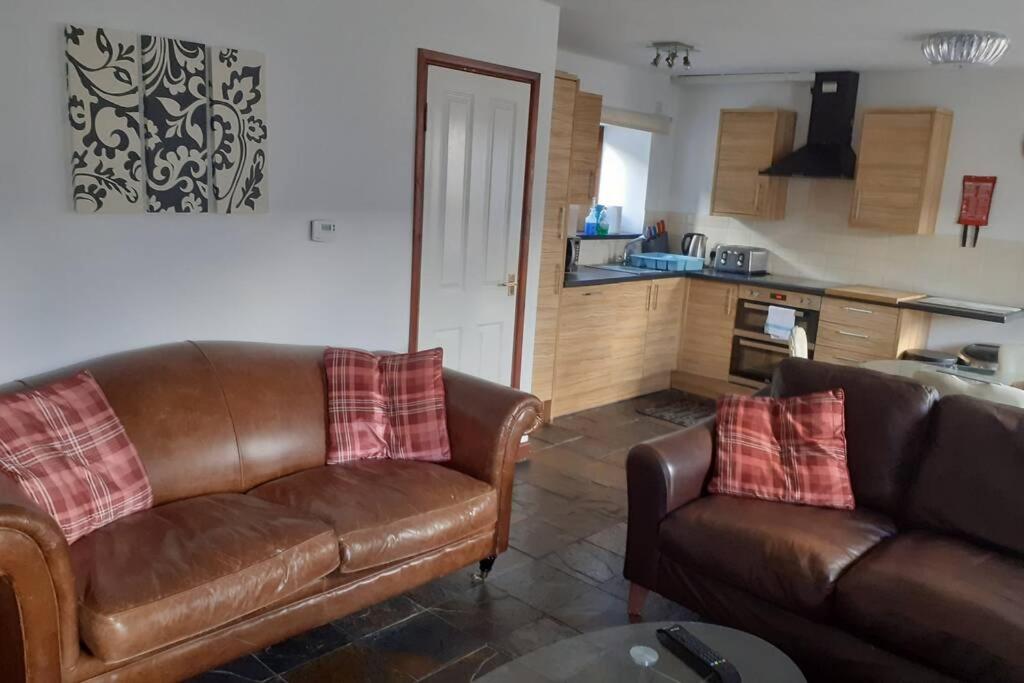 Three-Bedroom House - Photo 3