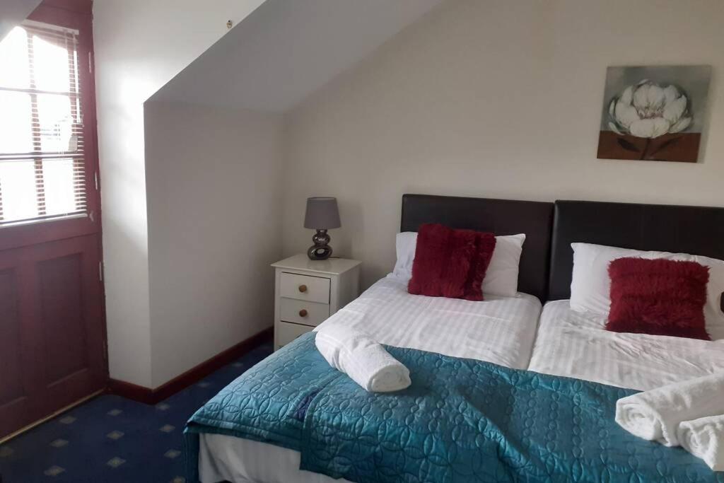 Three-Bedroom House - Photo 14