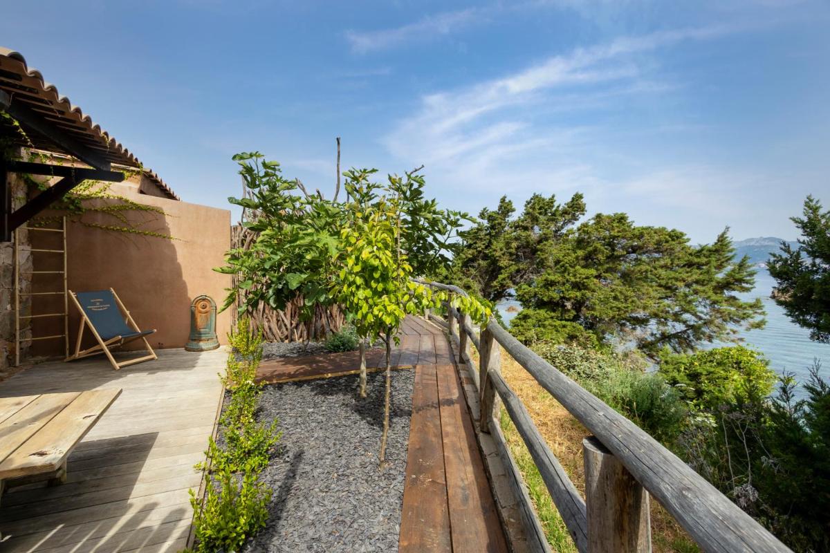 Deluxe Double Room with Sea View photo 2