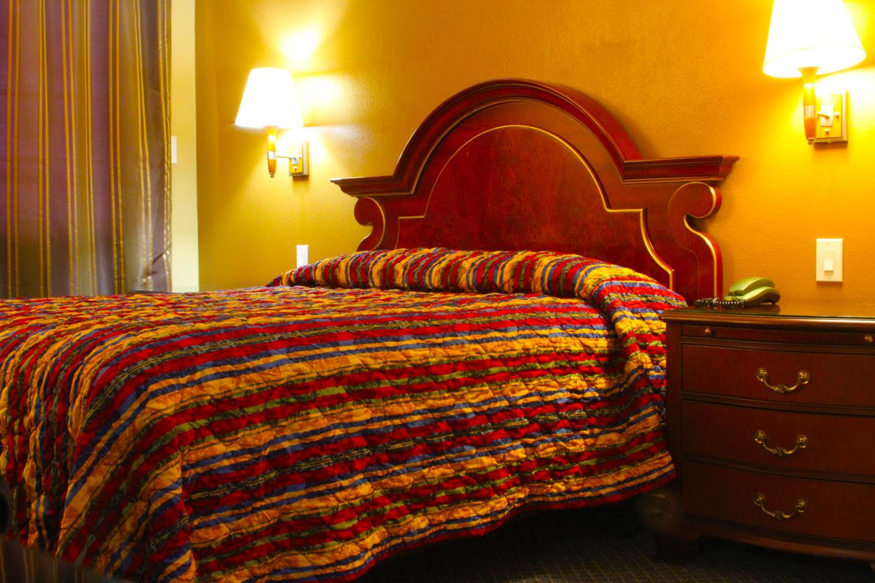 Queen Room photo 1