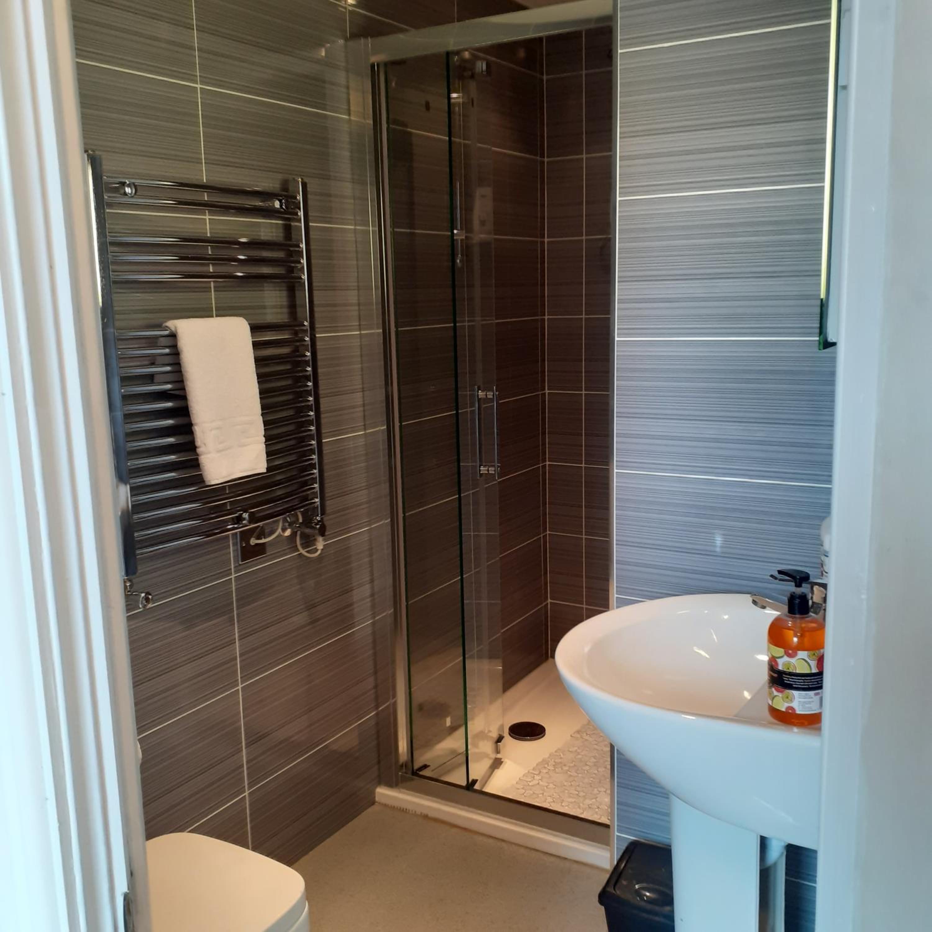 Twin Room - Photo 6