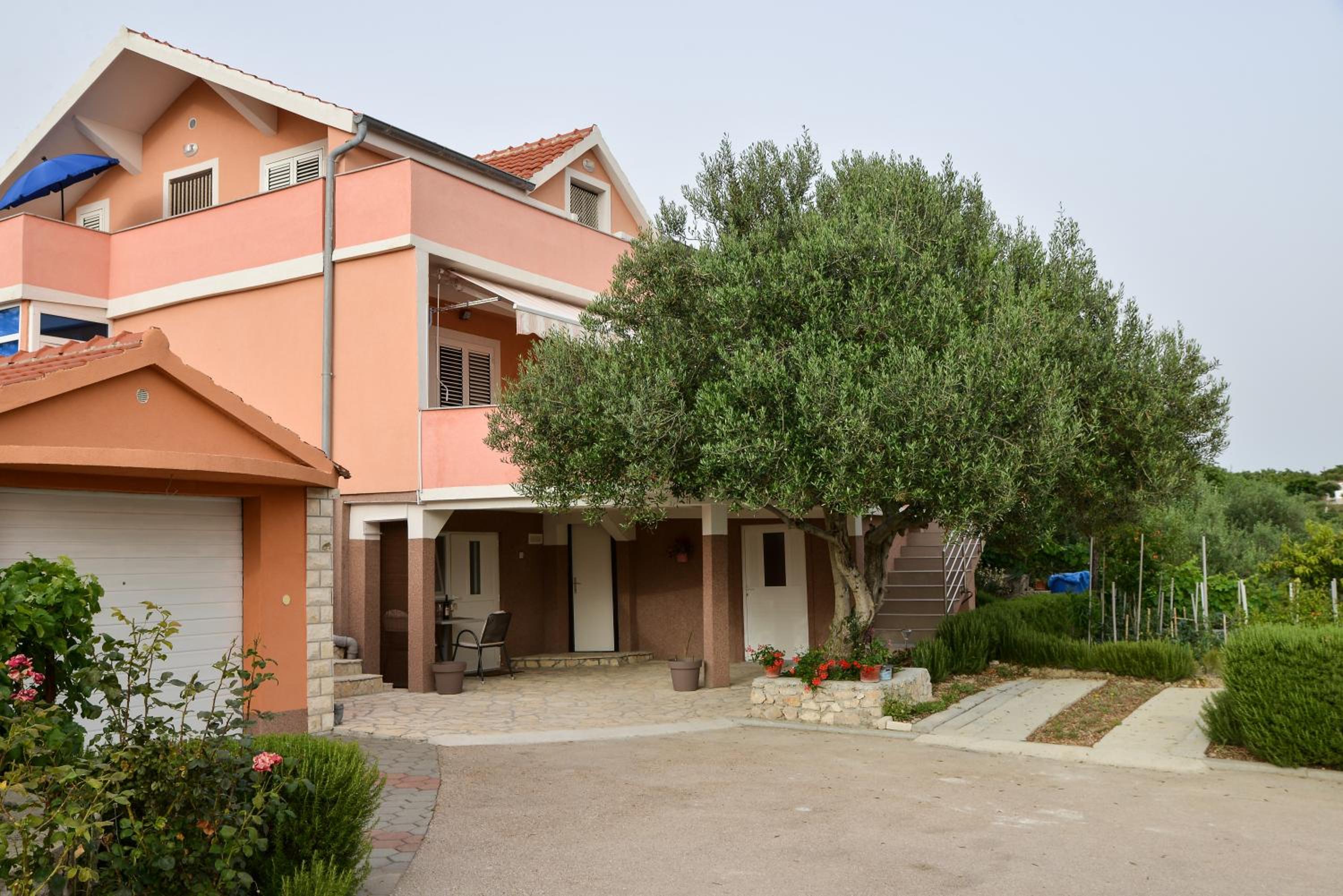 Apartment - Photo 17