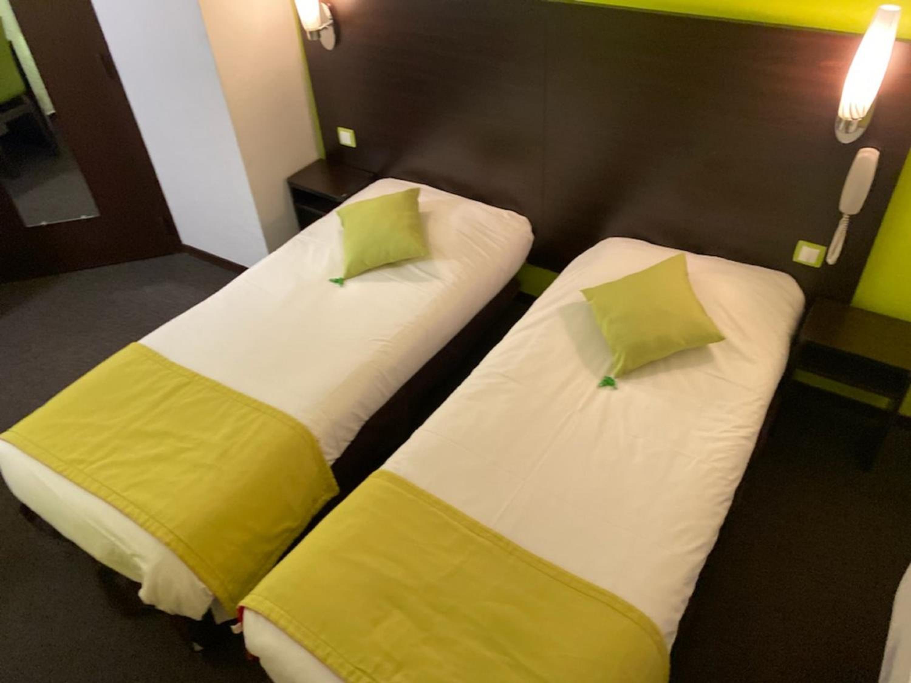 Twin Room - Photo 6