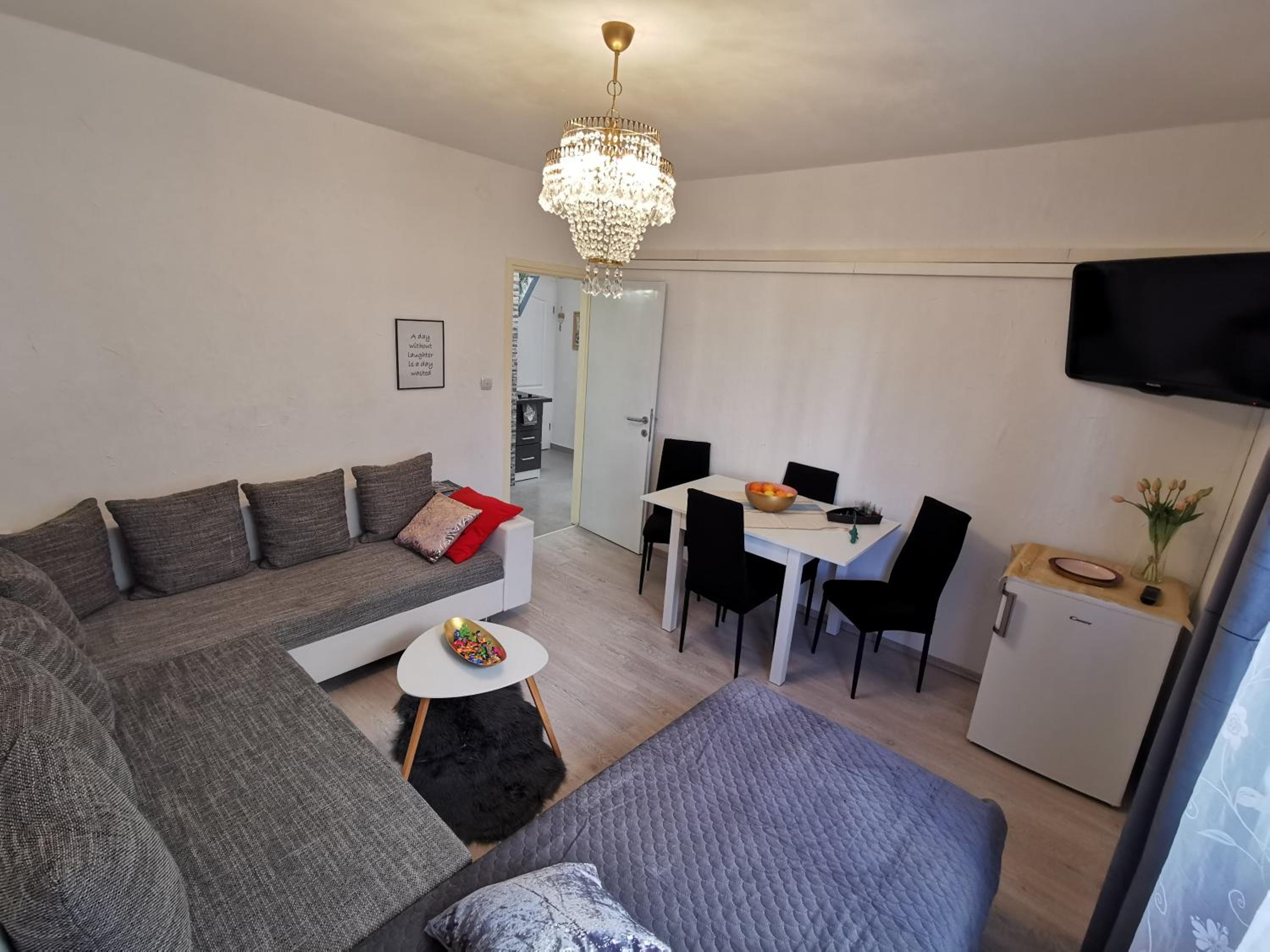 One-Bedroom Apartment - Photo 35