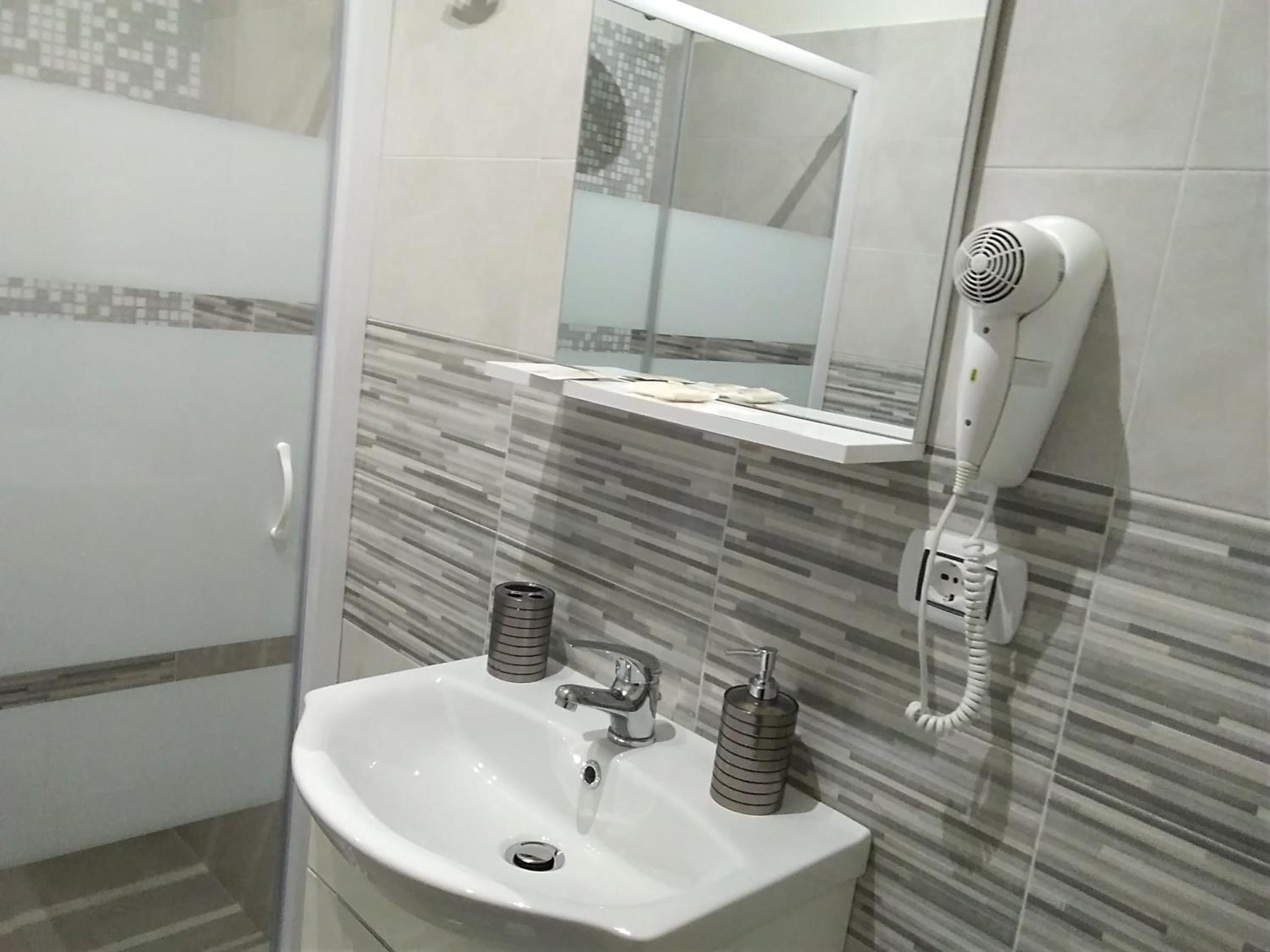 Deluxe Triple Room photo 3