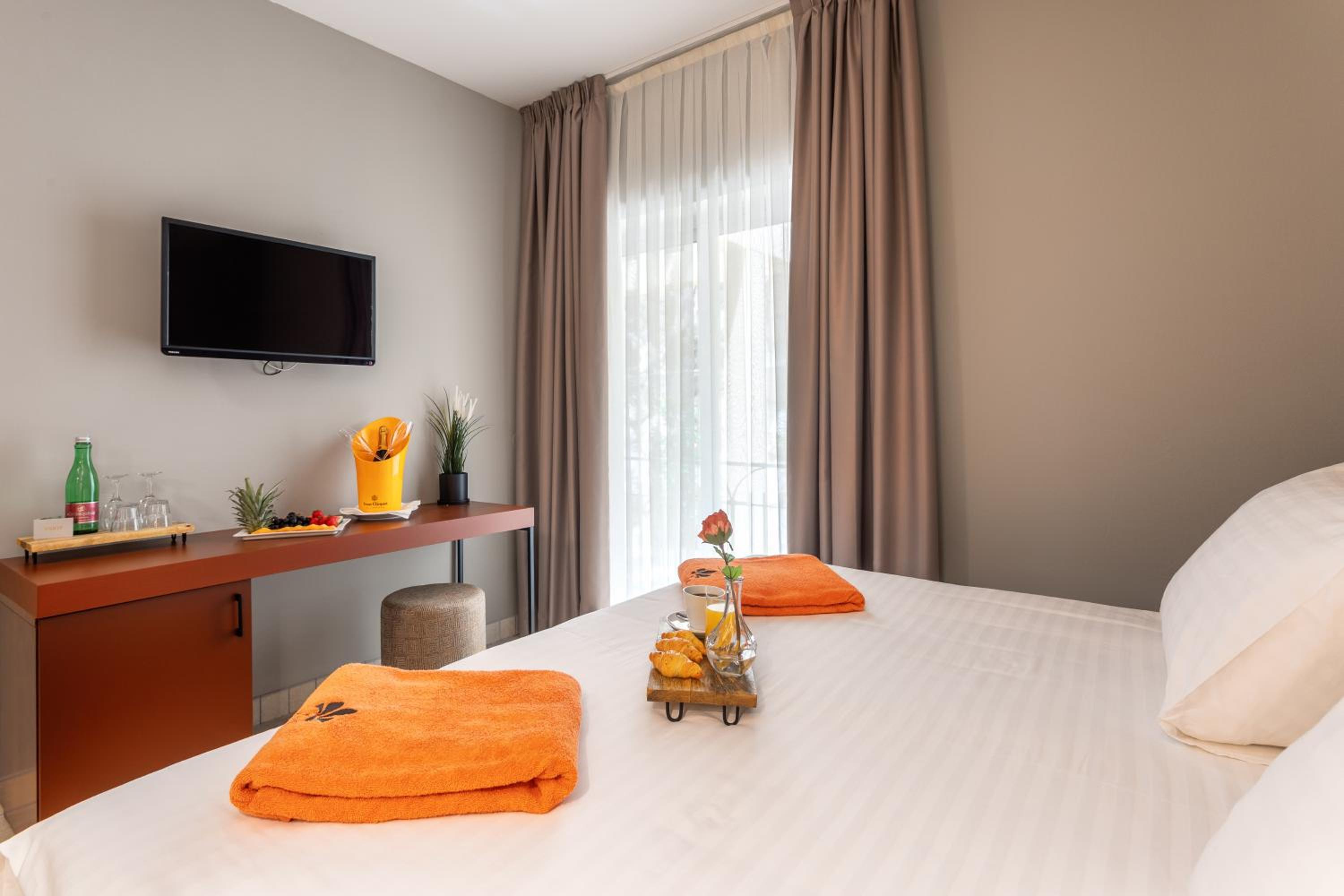 Economy Twin or Double Room - Photo 1