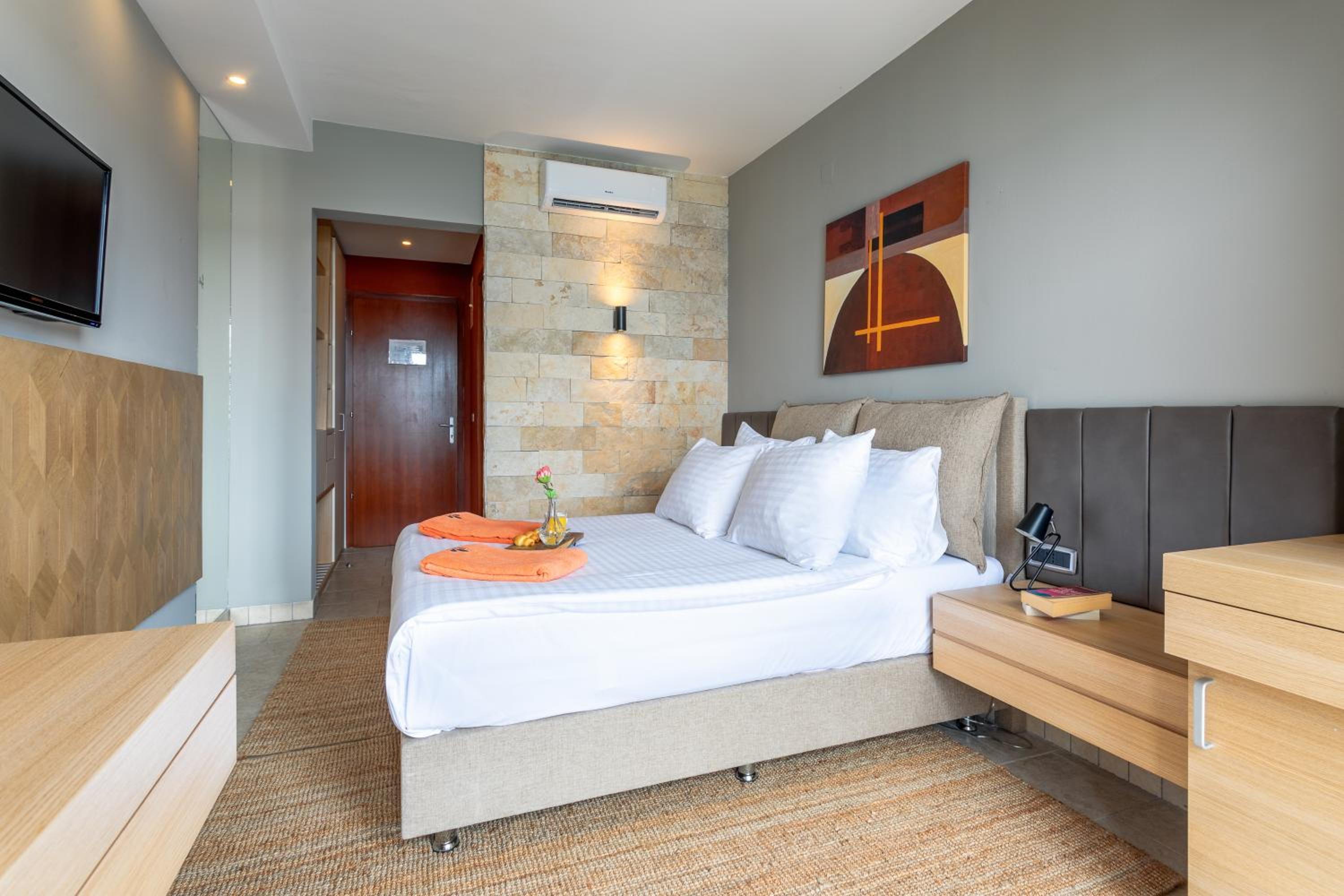 Superior Twin or Double Room - Photo 6