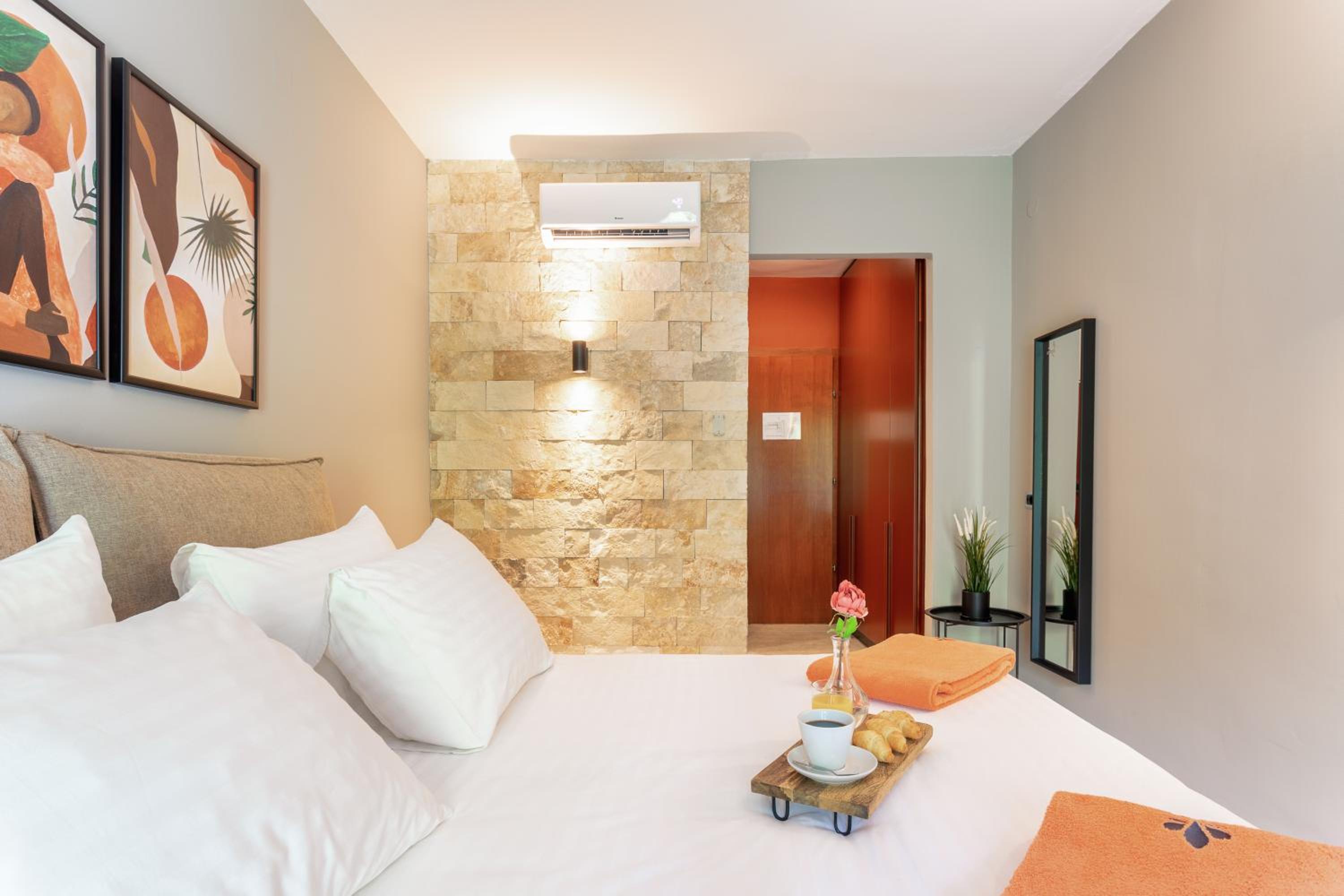 Standard  Twin or Double Room - Photo 3