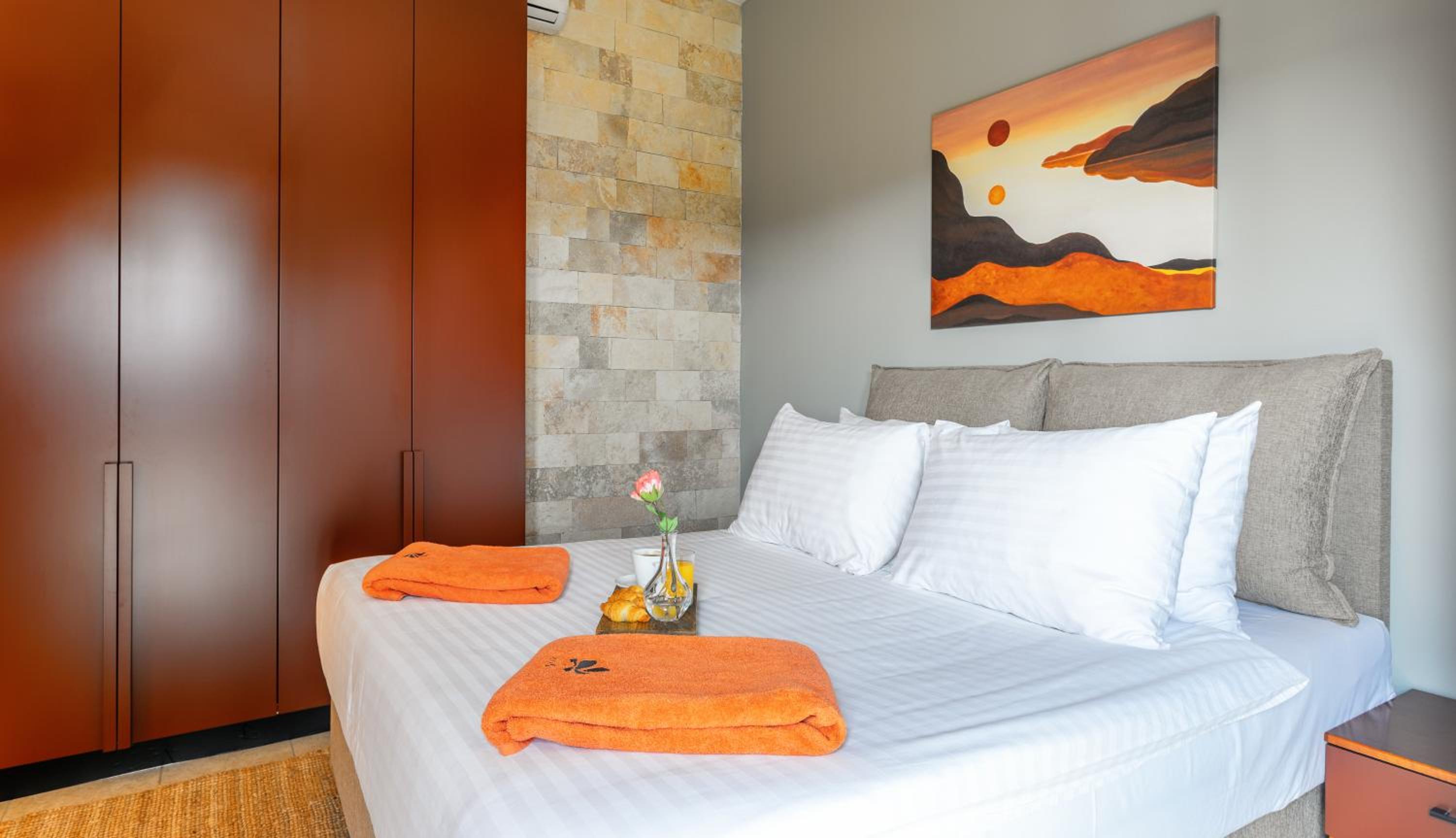 Standard  Twin or Double Room - Photo 2