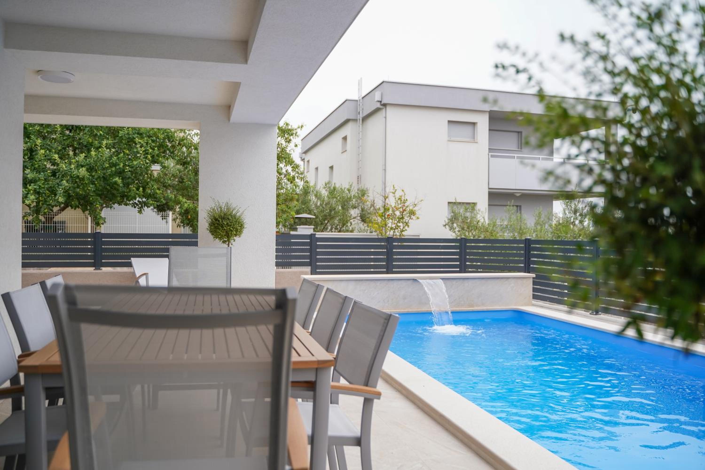 Three-Bedroom Apartment with Partial Sea View and Private Pool photo 2